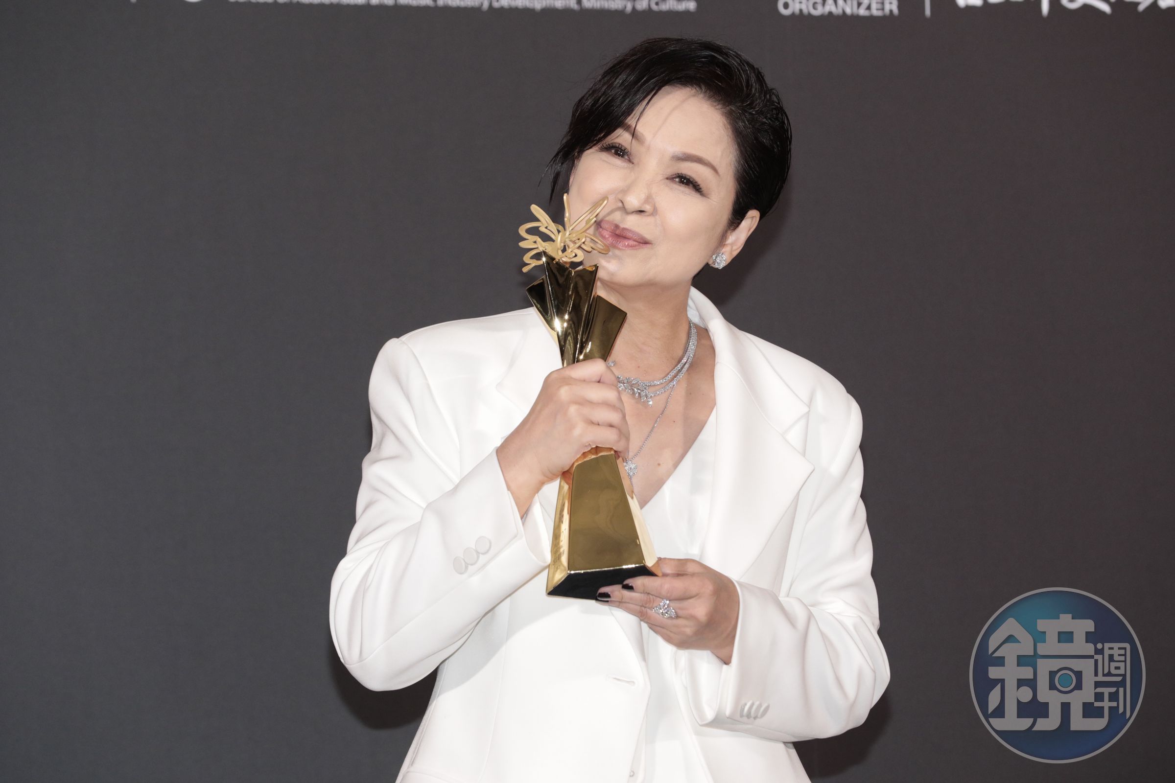 楊貴媚從金鐘獎、金馬獎、一路拿到台北電影獎，還有《愛情萬歲》邊哭邊跨年，不得不說真的相當風光。