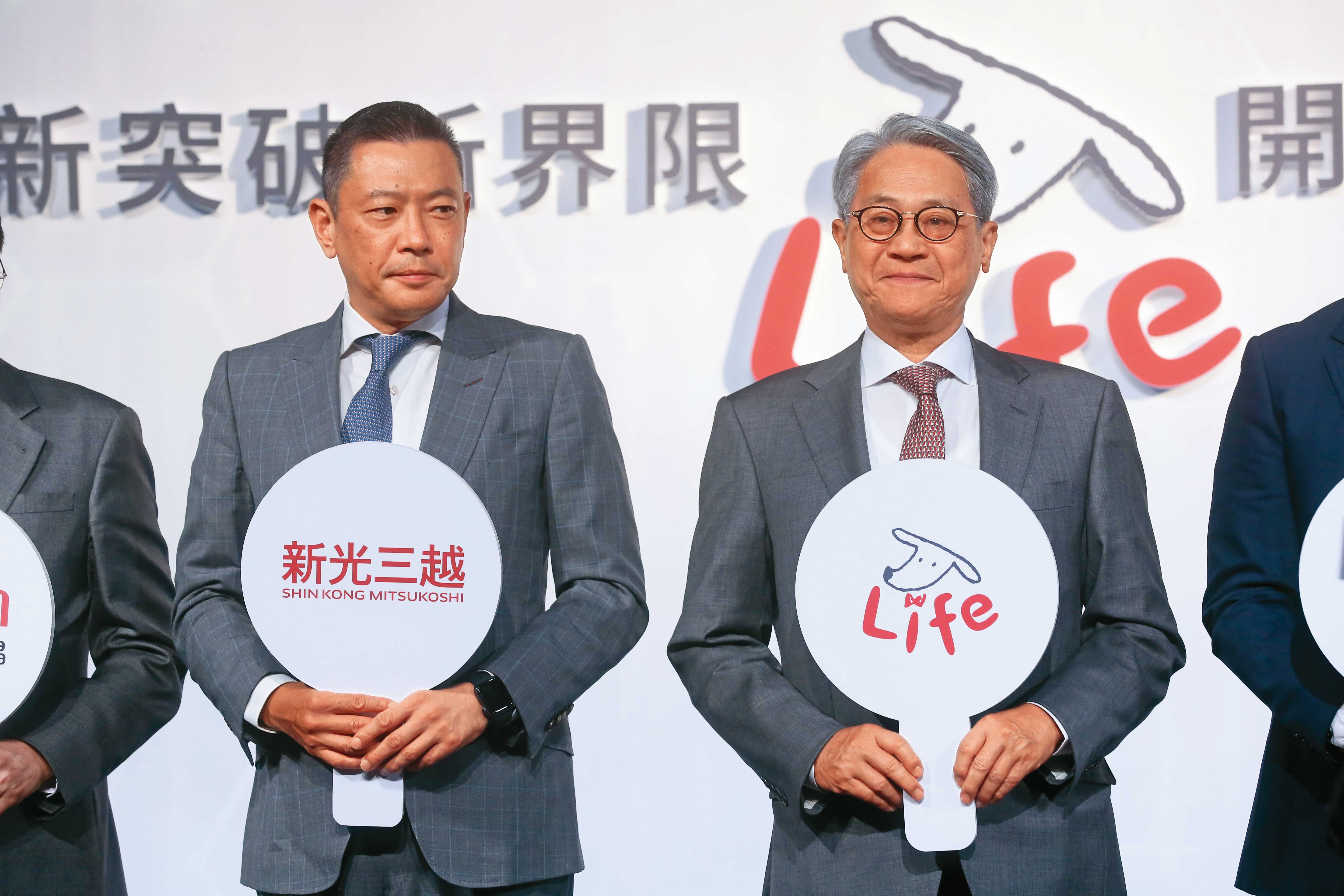 吳東亮(右)操盤助吳昕陽(左)三兄弟進董事會,打亂吳東進、吳東昇布局。