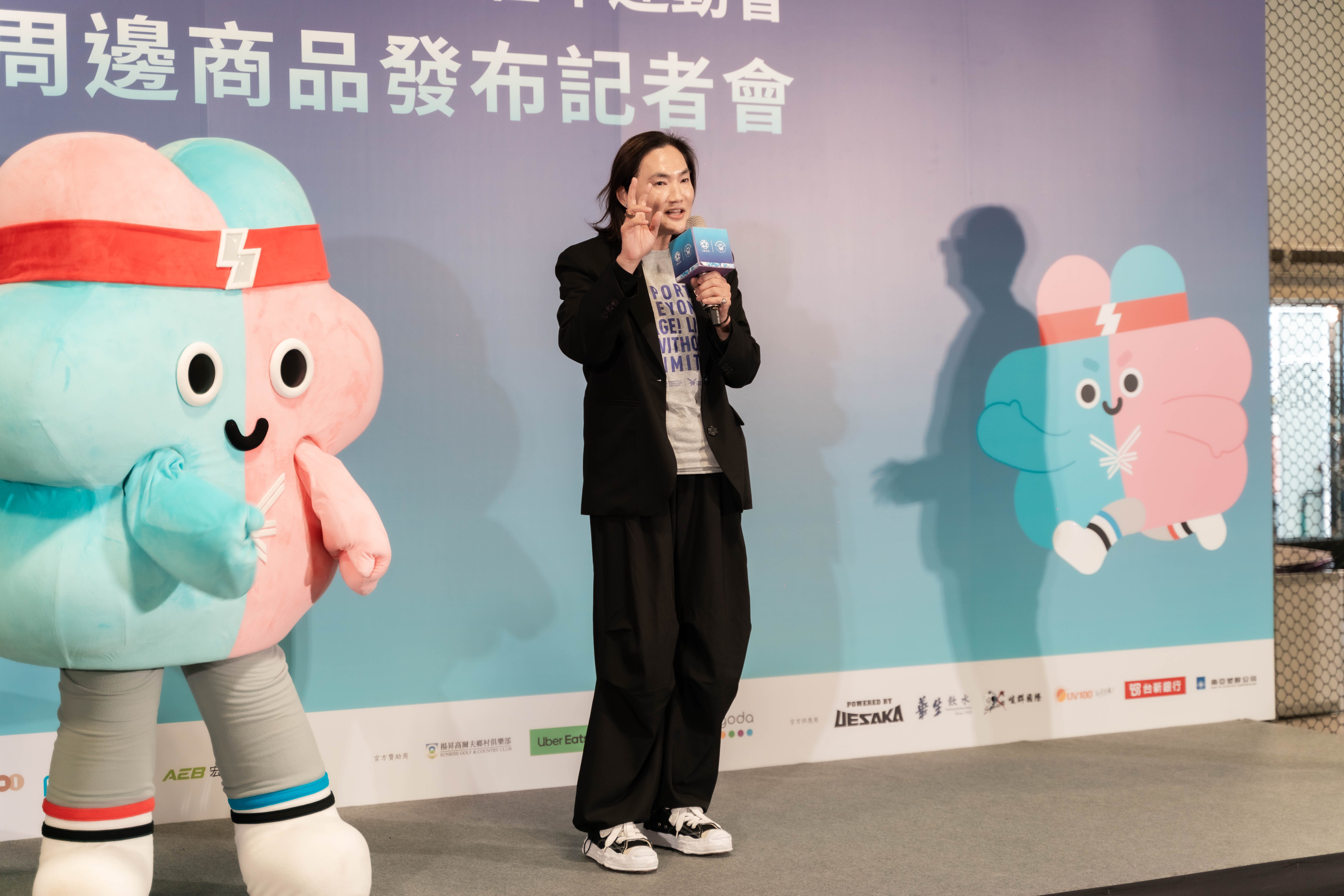 錢薇娟透露自己最喜愛的周邊商品就是「壯寶系列」。(北市府提供)