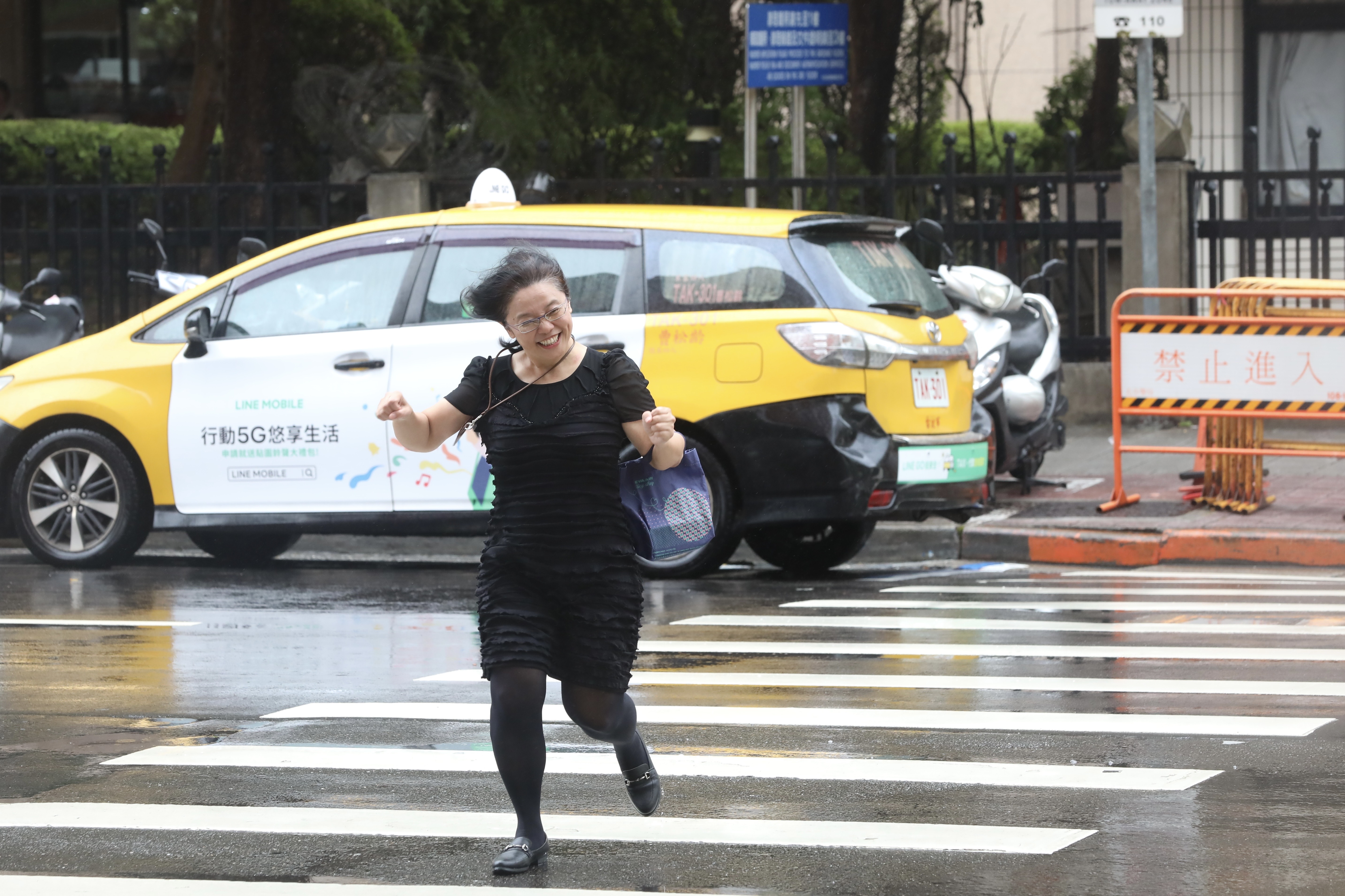 準颱風「白鹿」對台灣無直接影響，但將間接引發西南氣流增強。（鏡報林煒凱）