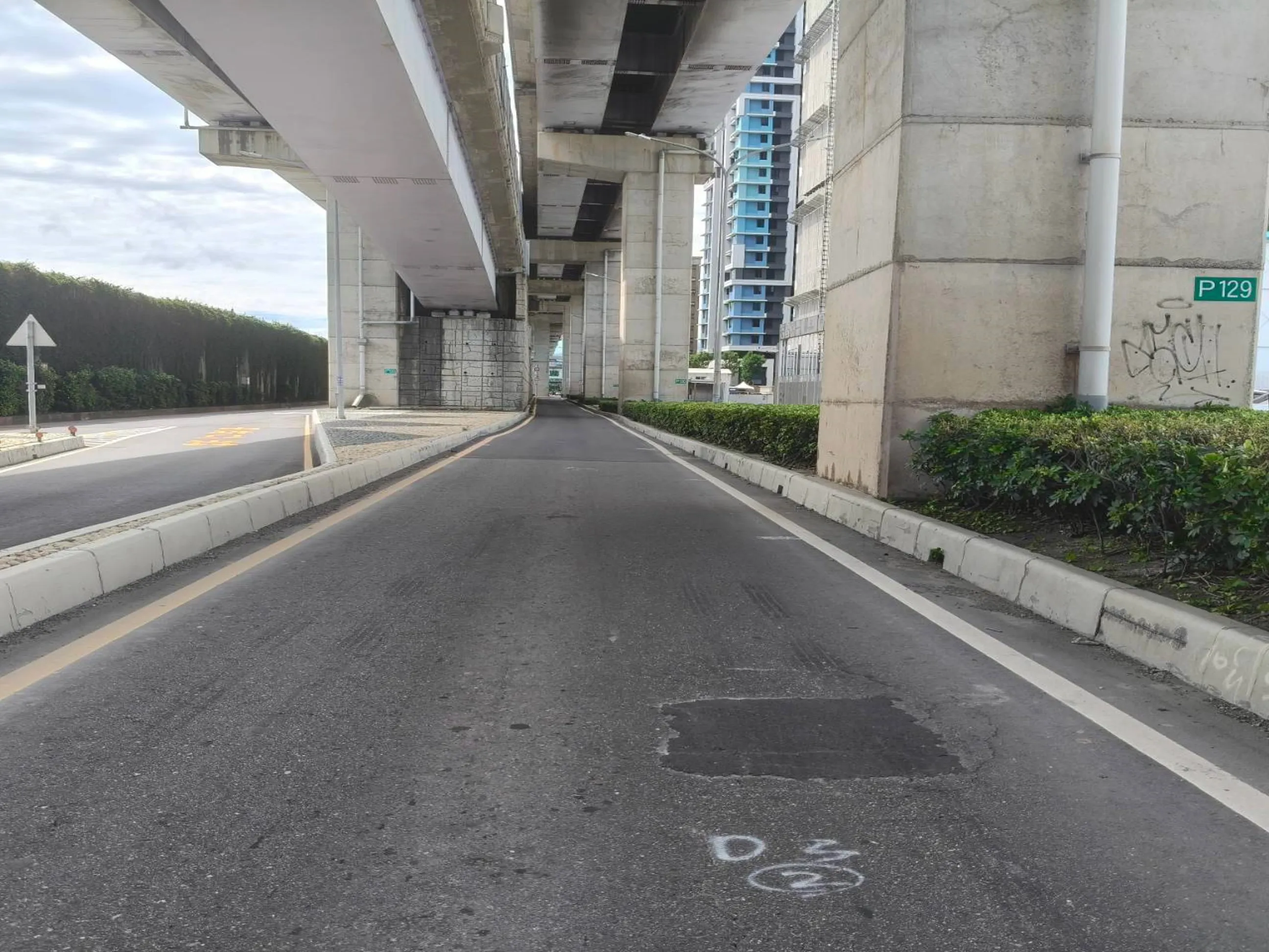 新北環河快速道路4處匝道將於29日至30日夜間進行道路銑鋪作業，施工期間封閉匝道，提醒用路人提前改道。（新北市工務局提供）