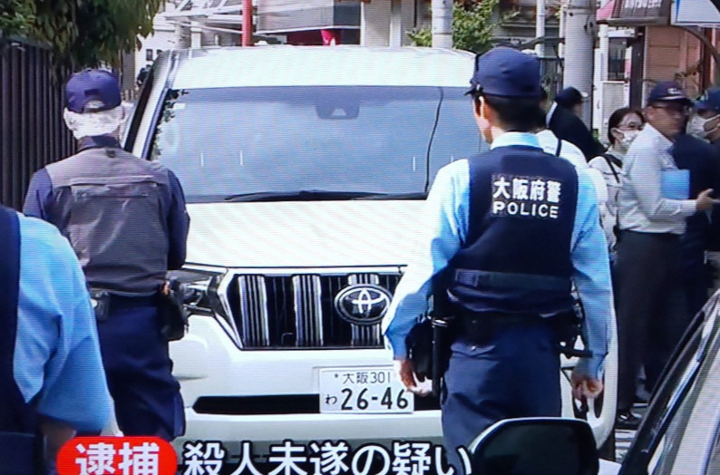 大阪發生一起無差別攻擊事件，一名無業男竟開車在校門衝撞放學返家的小學生。（翻設X @masaogu1215）