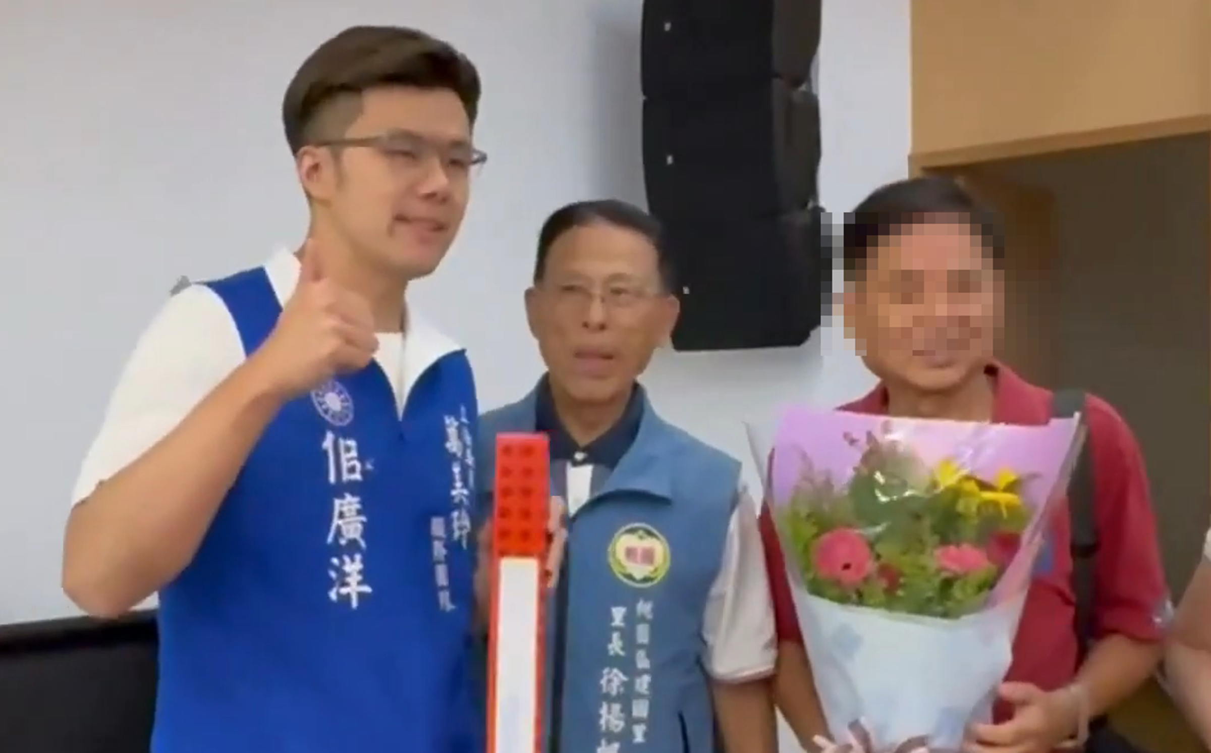 佀廣洋神隱多日後，今天終於現身參加活動，不過面對記者詢問，他尷尬回應「謝謝」後迅速離去。（鏡新聞提供）