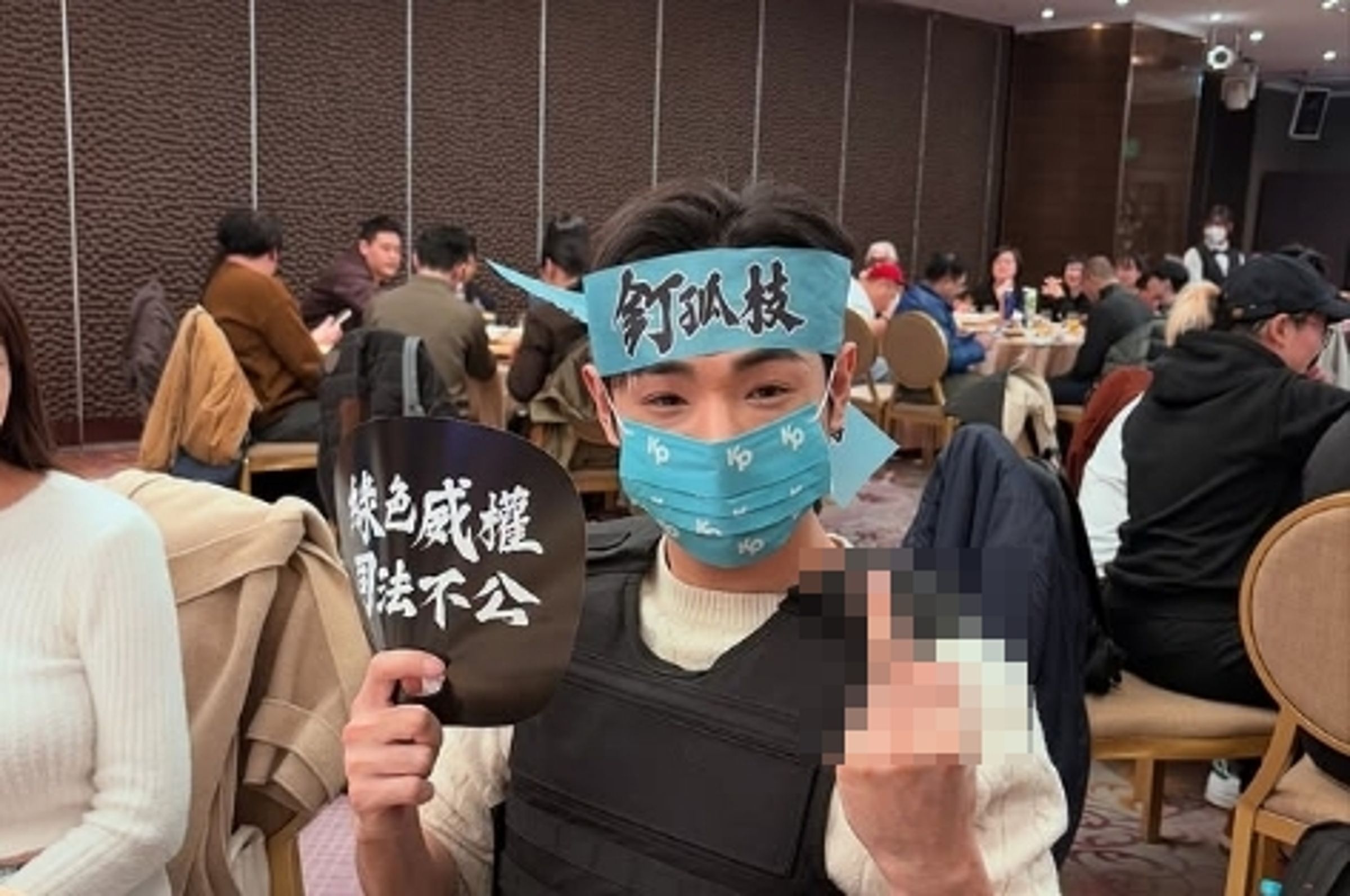 網紅八炯相當關心政治,日前表示會與一堆台派去小草集會反串。(翻攝自八炯IG)