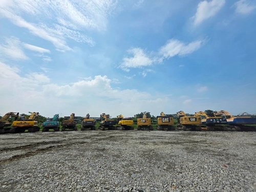 高雄美濃大峽谷案偵辦終結，檢方查扣現金3,197萬元、土地43筆，以及曳引車、挖土機等重型機具38台。（橋頭地檢署提供）