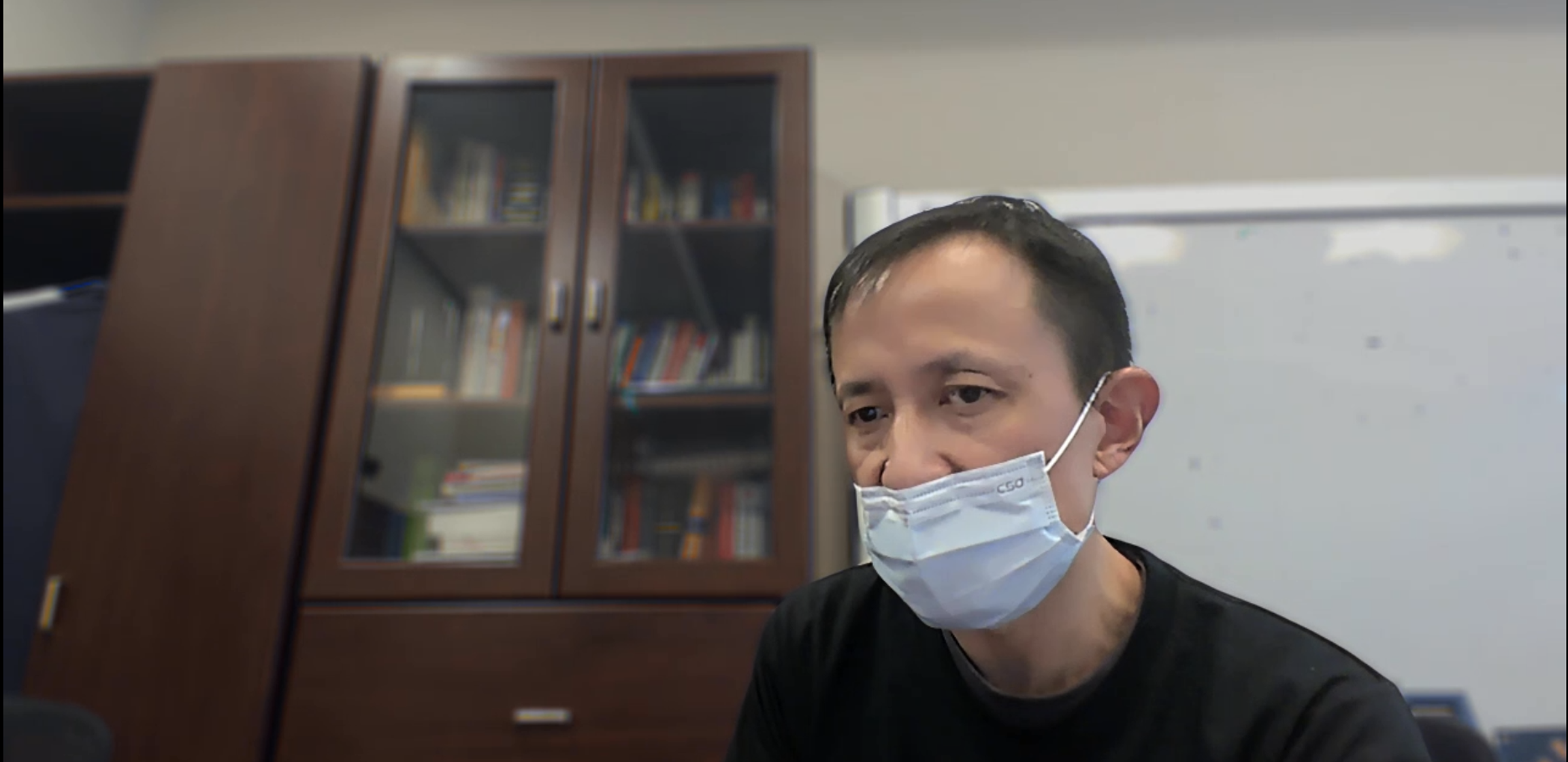 台灣美光董事長盧東暉22日召開記者會說明台中勞資協議內容。記者翻攝自線上會議。