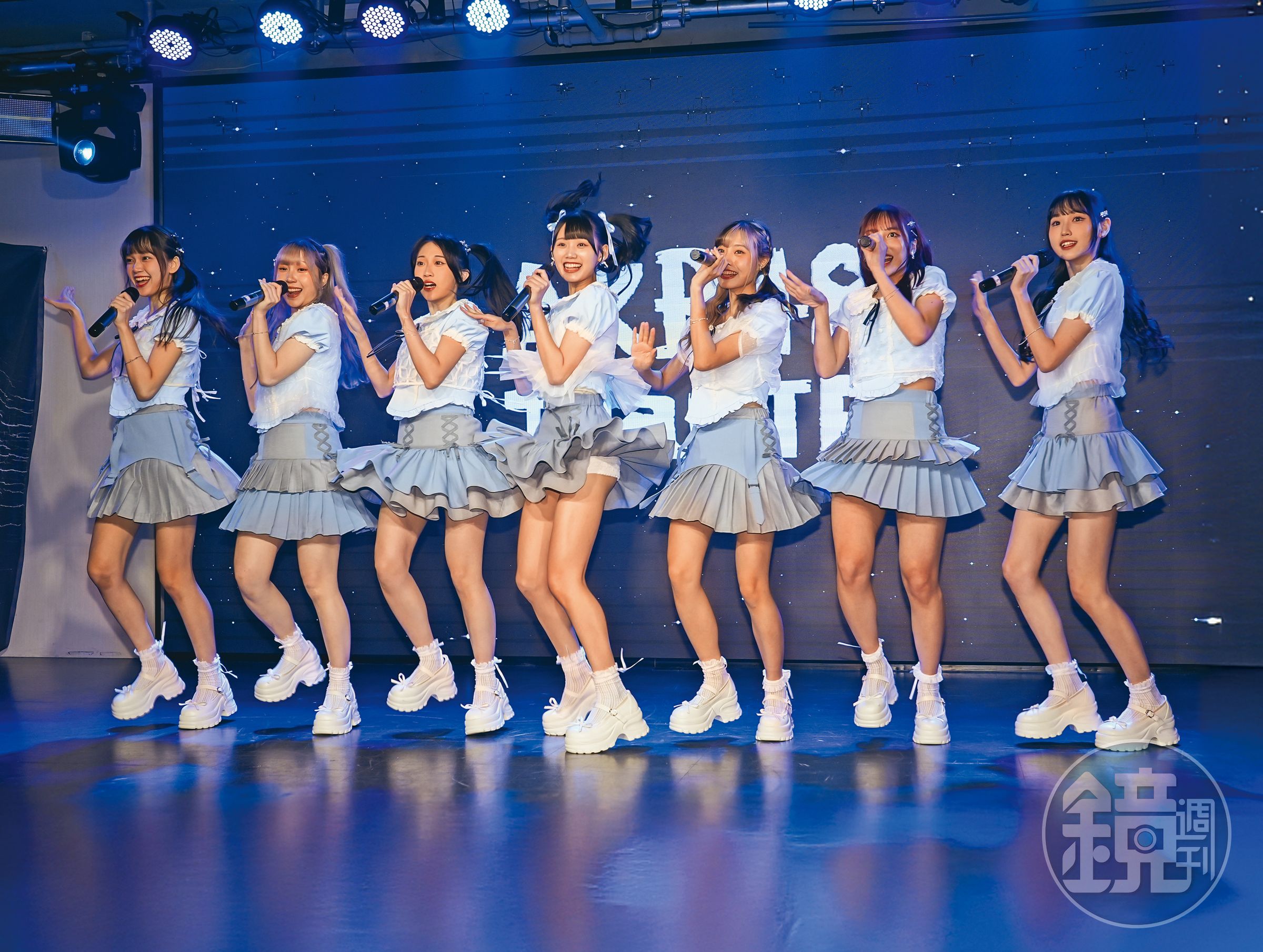 AKB48 Team TP成員于馨（中）跳到忘我，一不小心底褲外洩，太犯規了！