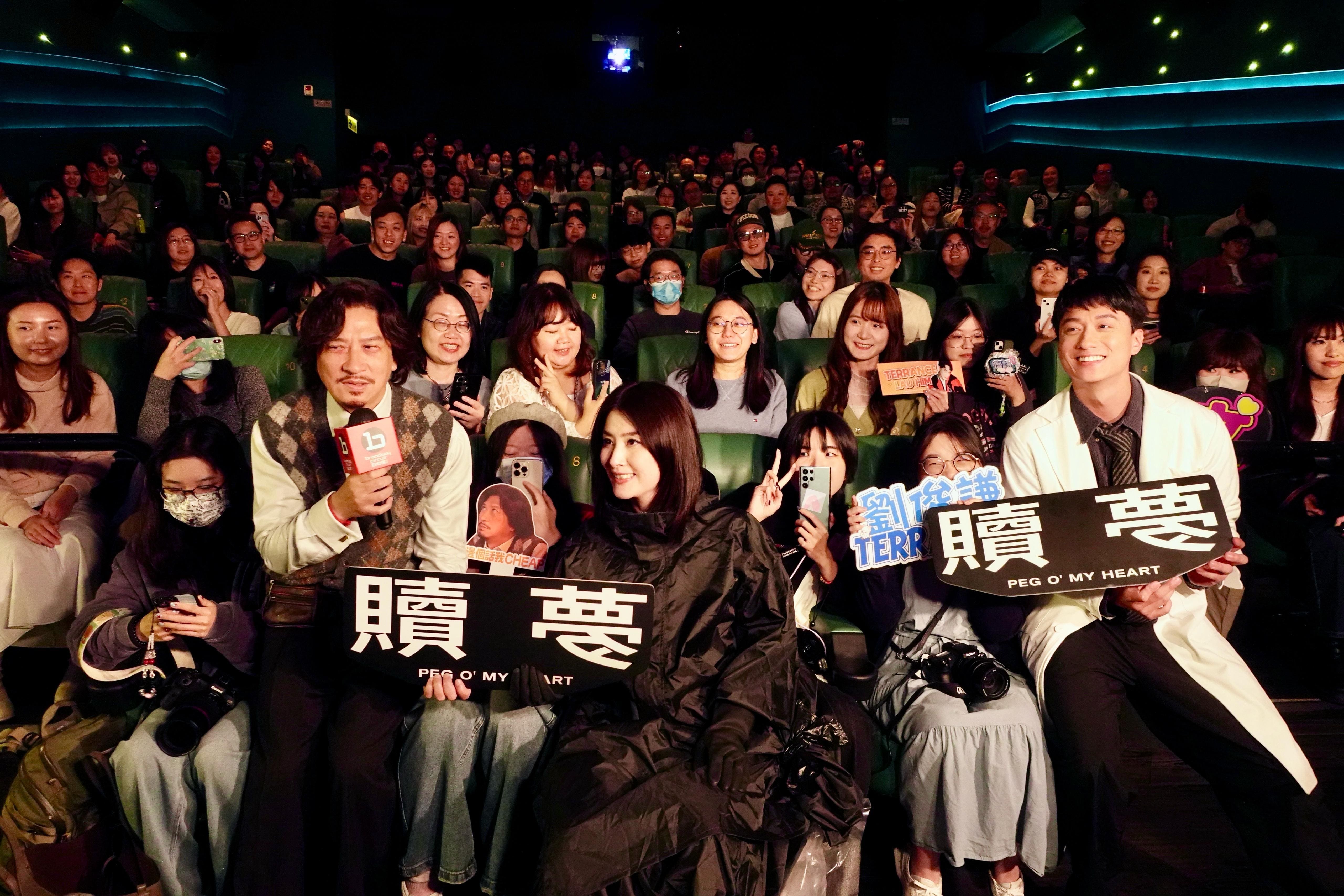 星陳慧琳變裝力挺《贖夢》，在她開口唱歌前沒人認出她來。（甲上提供）