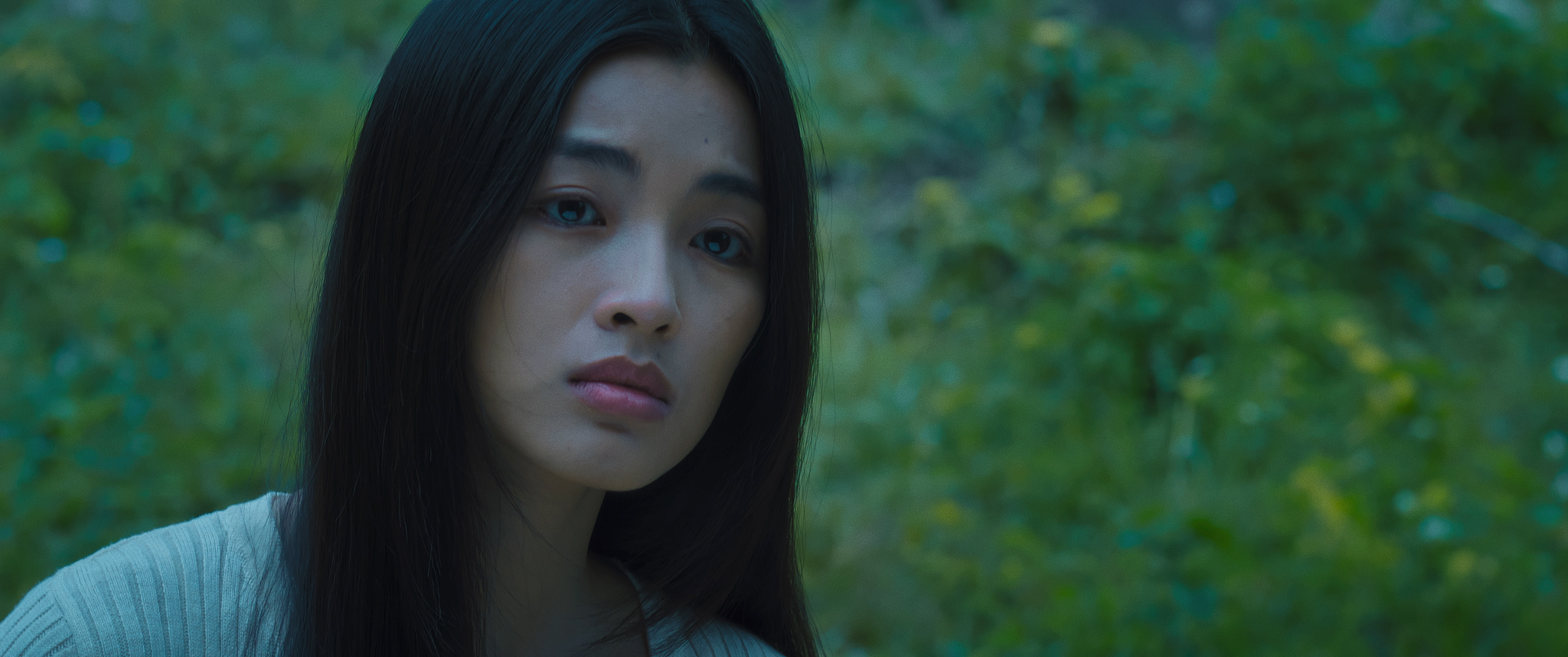 有「越南舒淇」稱號的范阮蘭詩在《陰陽路》飾演一名神祕女子。（車庫娛樂提供）   