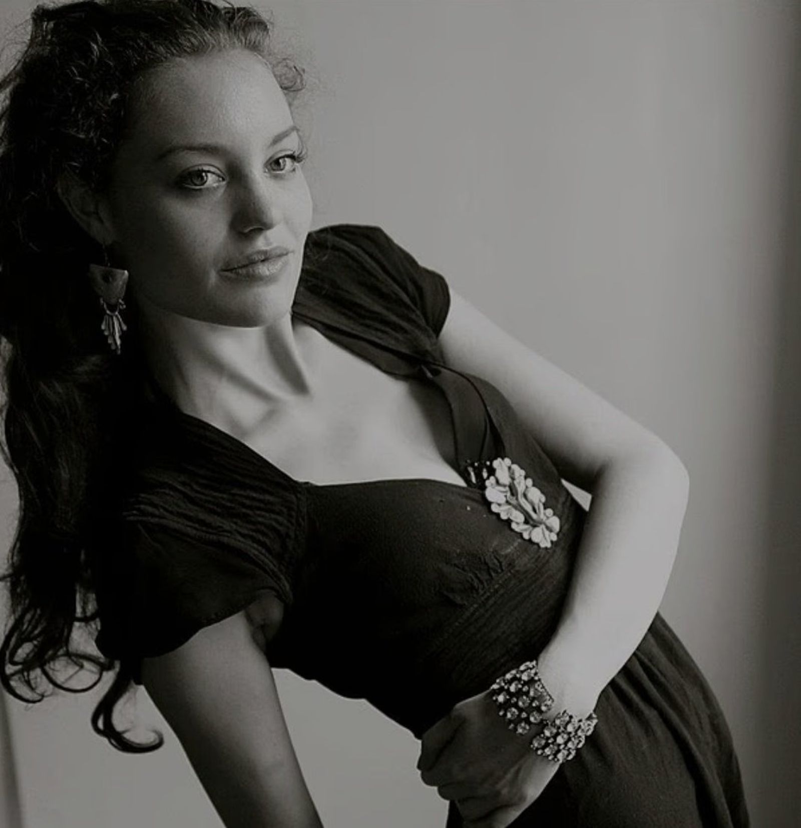 瑪頓從小錦衣玉食，還曾獲選《Tatler》雜誌當月寶貝。（翻攝X@OneSixTwoThree1）