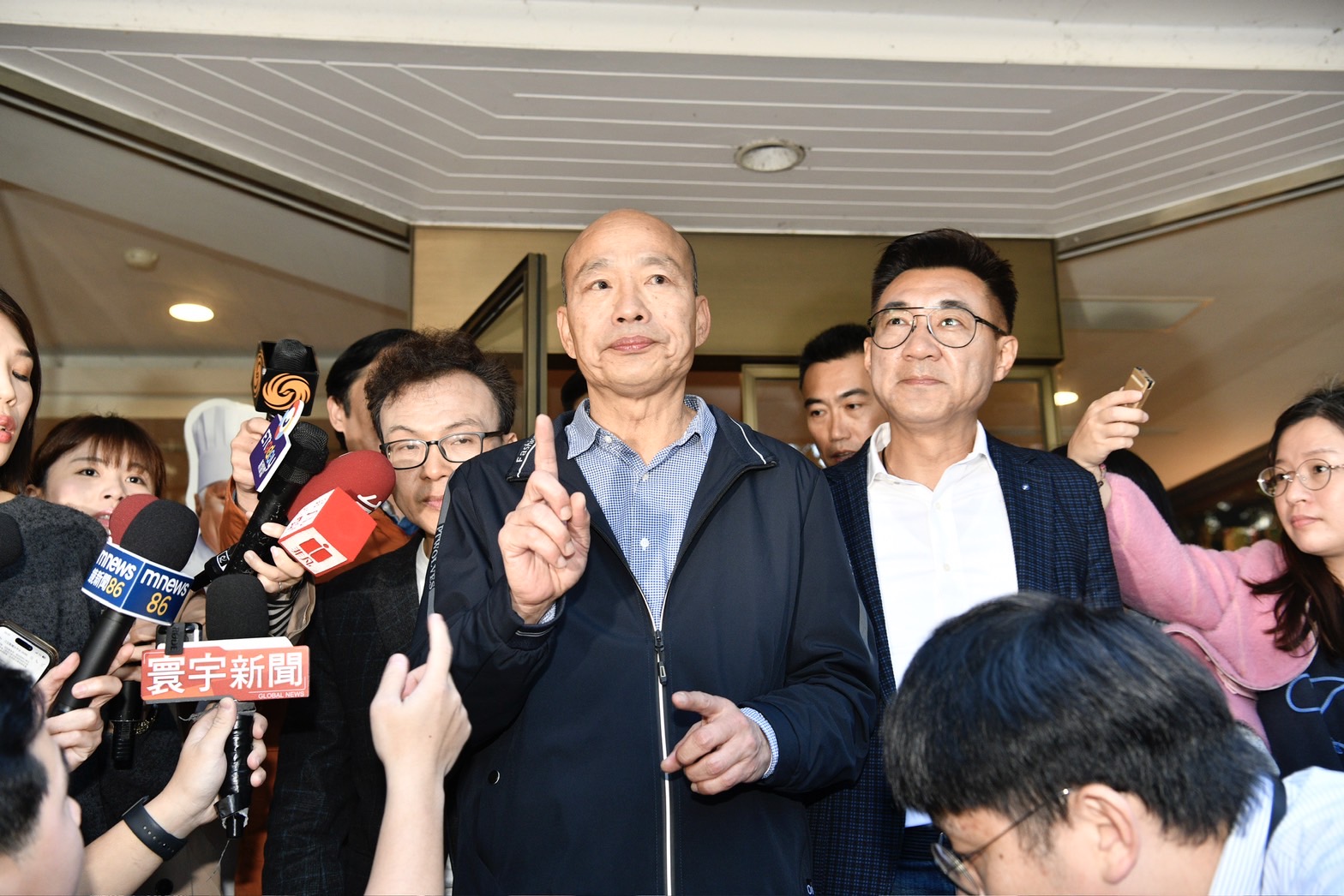 被問到藍委傅崐萁有意角逐立院龍頭，韓國瑜則直言「個人其他想法，不在我們考量範圍」。