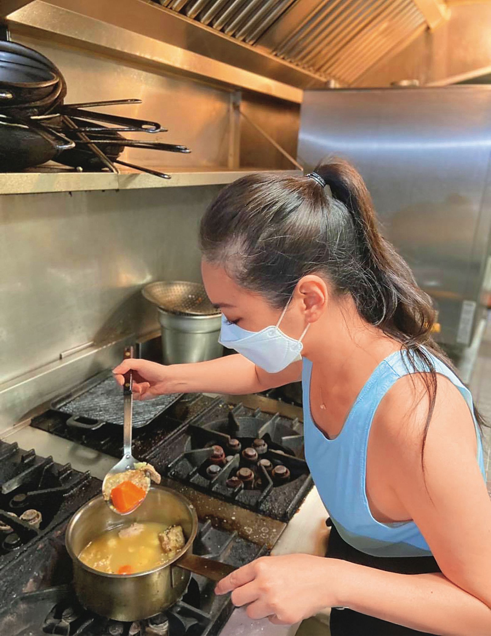 王俐人過去開私廚經營副業，積蓄也因此燒光。（翻攝自王俐人臉書）