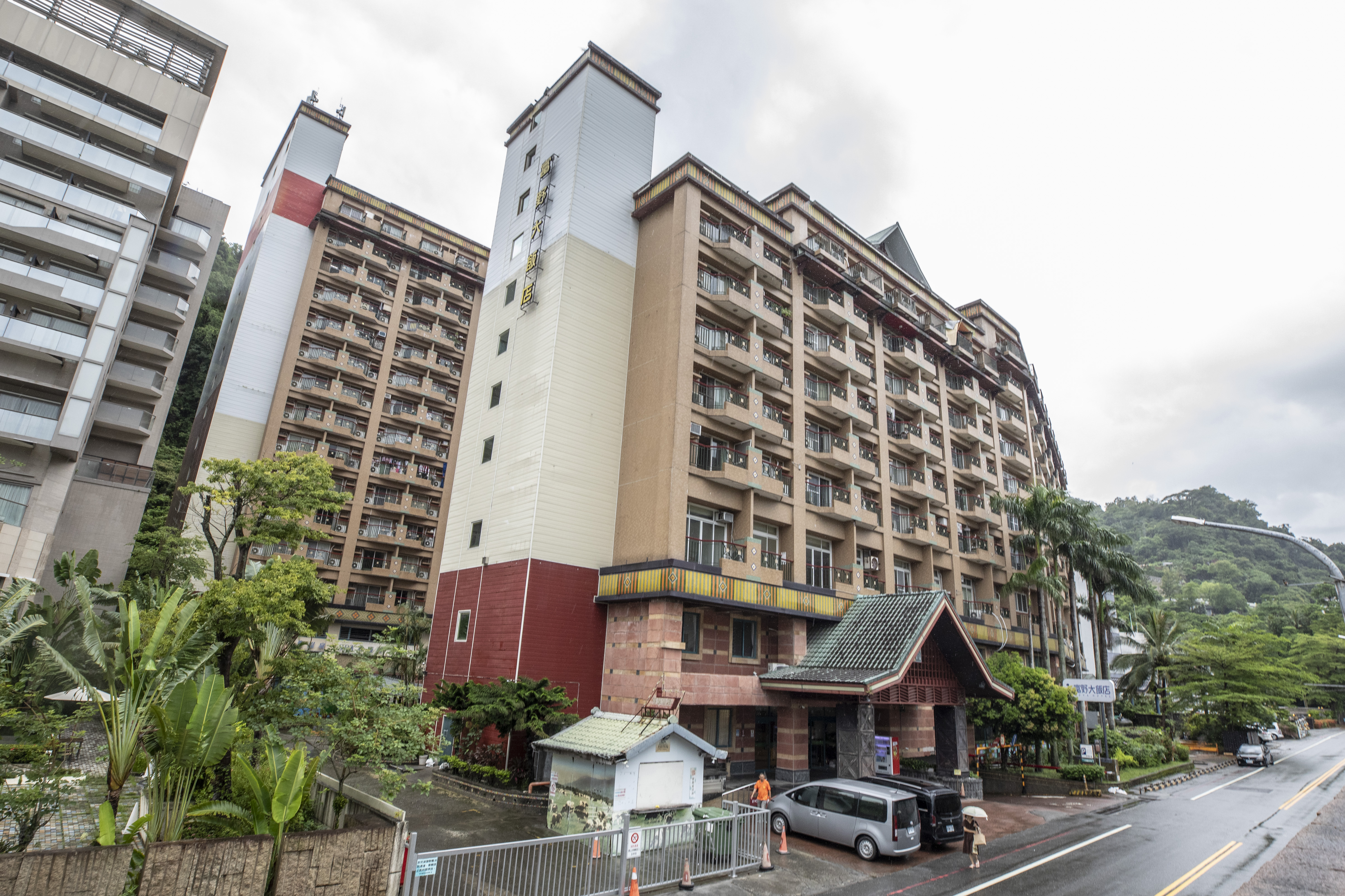「富野大飯店」曾是集團金雞母，由於產權複雜且量體大，將於今年底退出知本溫泉區。