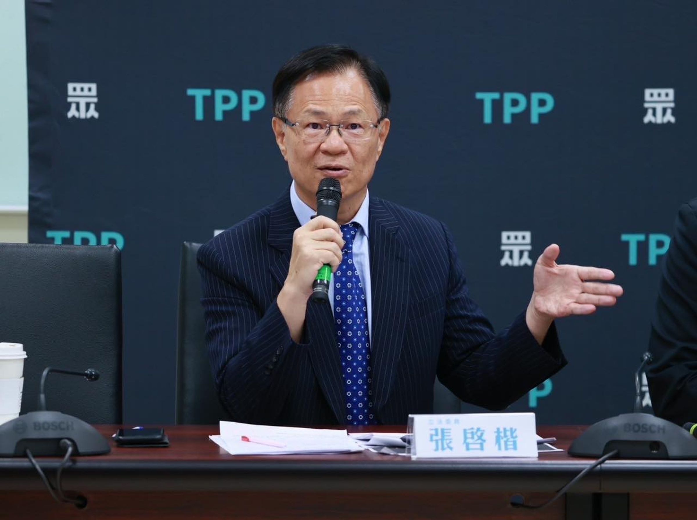 張啓楷自爆聽過好幾次柯案訊問光碟，晚間發聲批法務部不敢正視不正訊問、不自清。（翻攝張啓楷臉書）