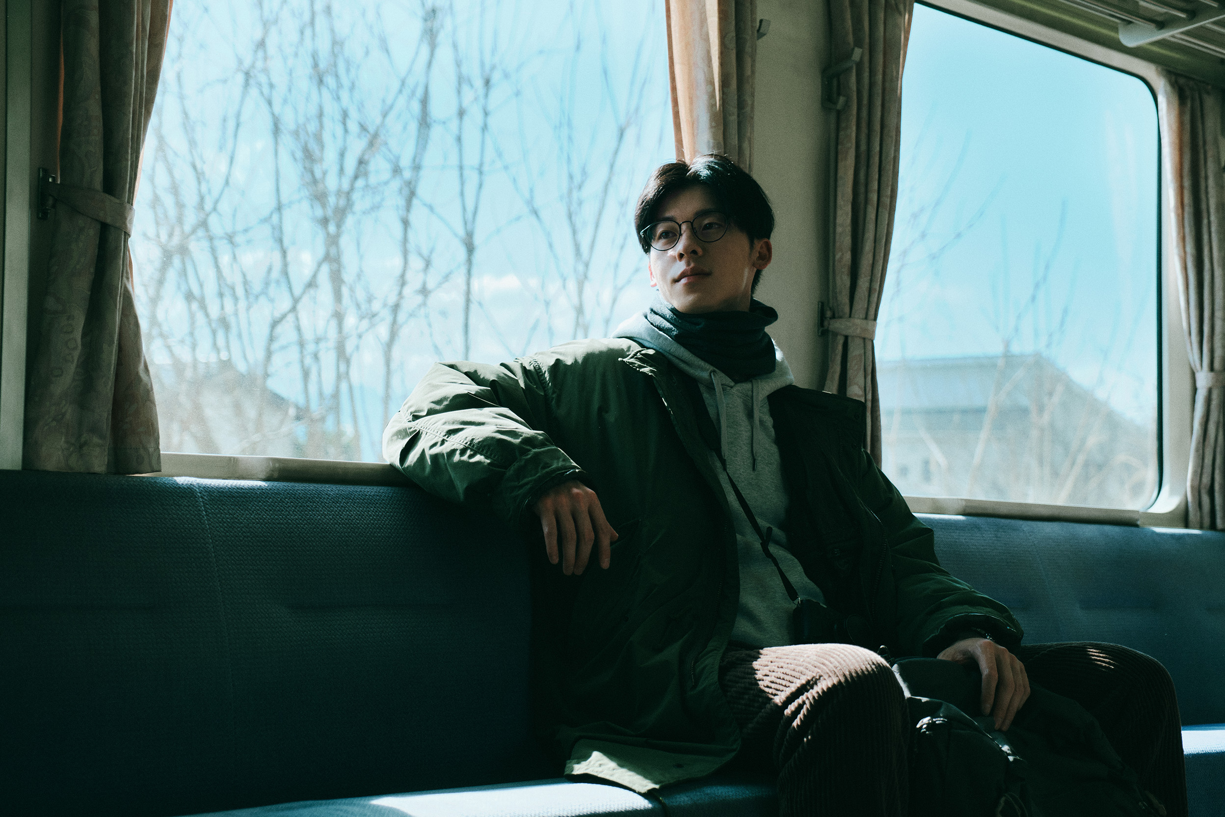 許光漢片中展開單人旅行，造訪初戀清原果耶的家鄉。（翻滾吧男孩電影提供）