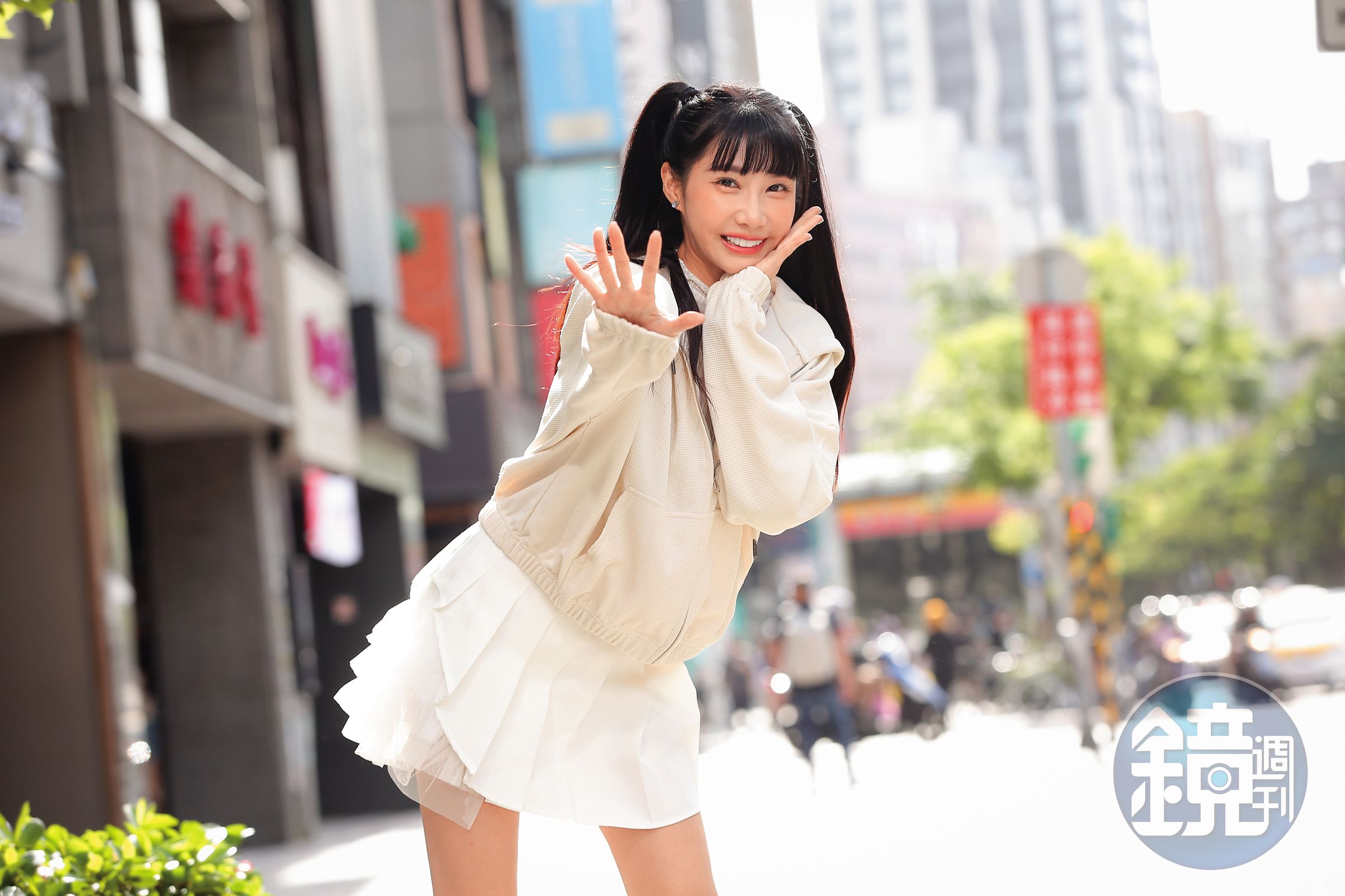 當了四年樂天女孩,筠熹今年接下樂天桃猿啦啦隊長的重任。