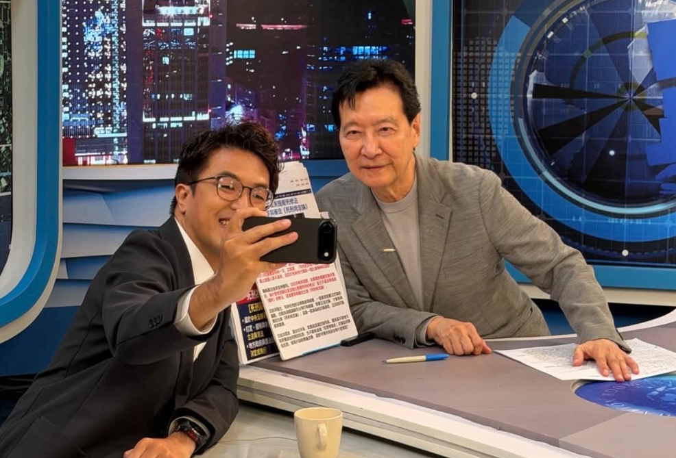 大場面來了!沈伯洋上《少康戰情室》直球對決 親讀12年文章重申反毒立場