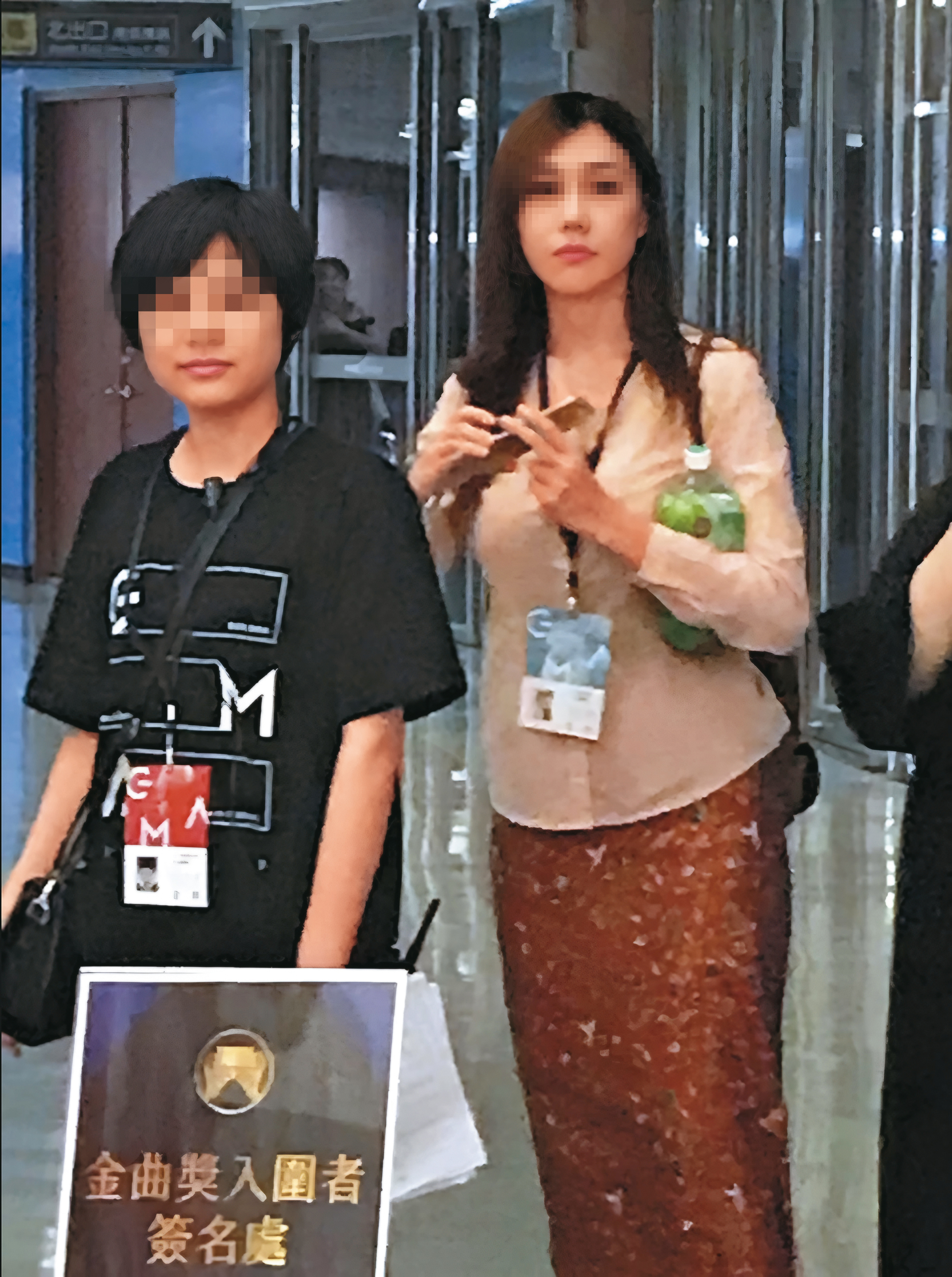 黃明志女友Sarah（右）經常陪伴他左右，但個性非常低調安靜，連黃明志友人都對她認識不多。（讀者提供）