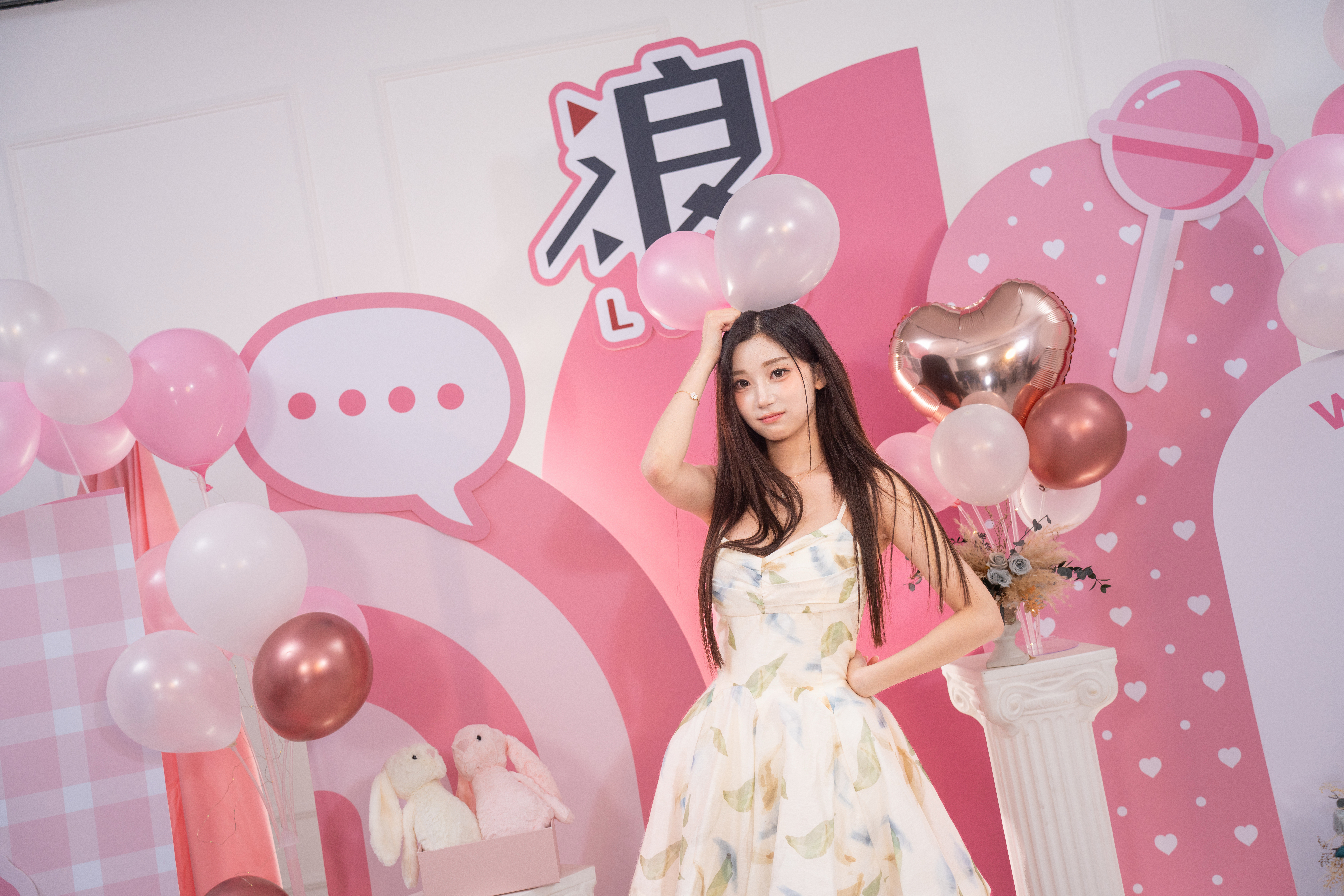 中華職棒Fubon Angels 韓籍人氣啦啦隊成員 李珠珢 首度登上 浪LIVE 開播，以粉嫩公主風造型甜美亮相，開播短短10分鐘即吸引粉絲狂刷禮物，打賞突破400萬鑽。