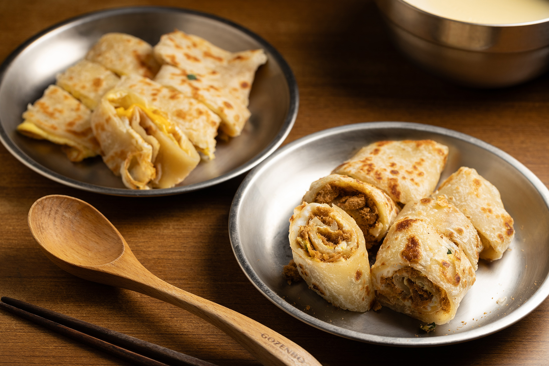 位於台北石牌吉利街的無名手工蛋餅店，以煎至金黃焦香的美味薄脆蛋餅獲得許多在地人的喜愛。