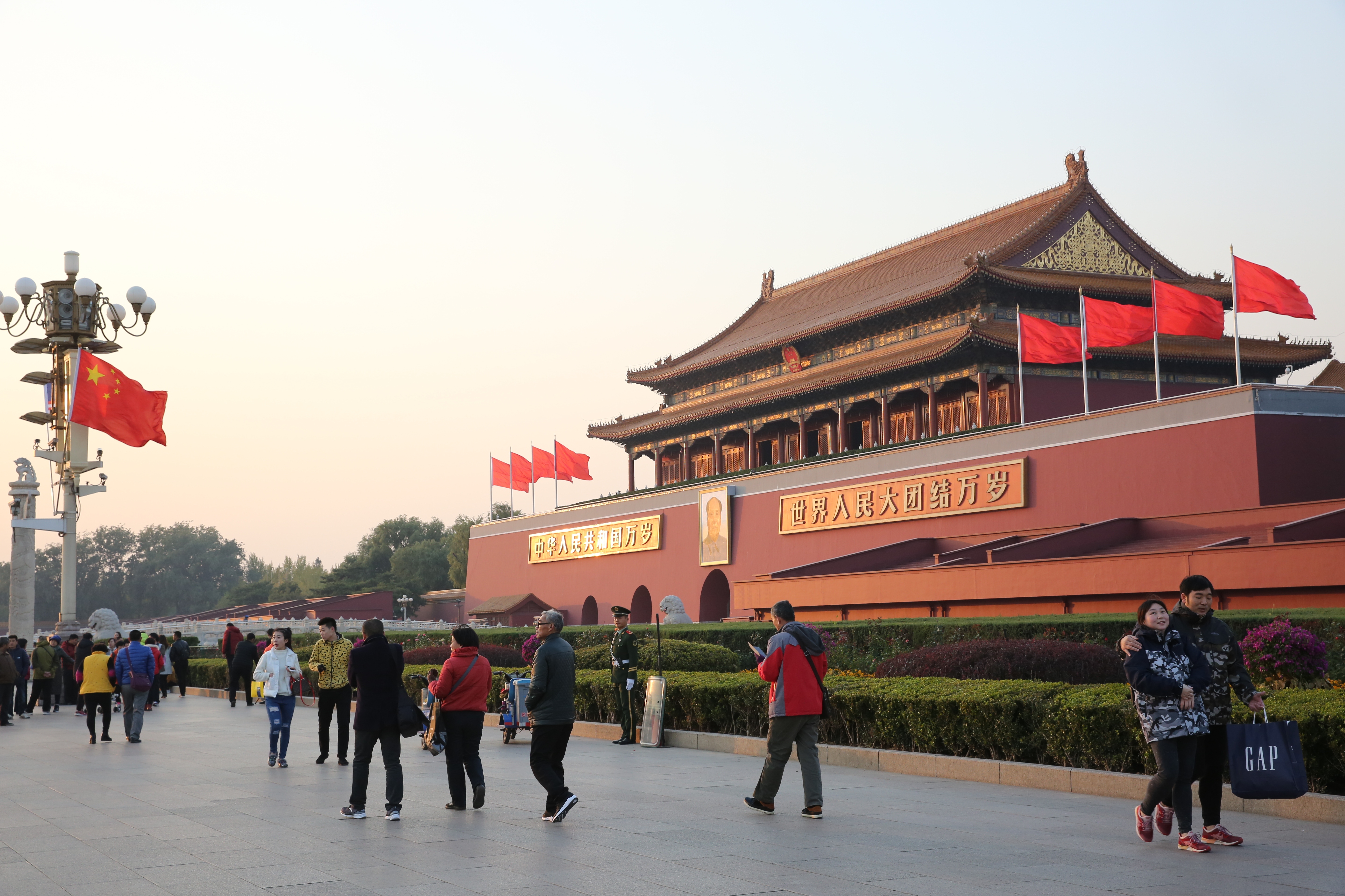 中國日前頒布《整治形式主義為基層減負若干規定》,要求基層落實擺脫形式主義、官僚主義。(示意圖,本刊資料照)