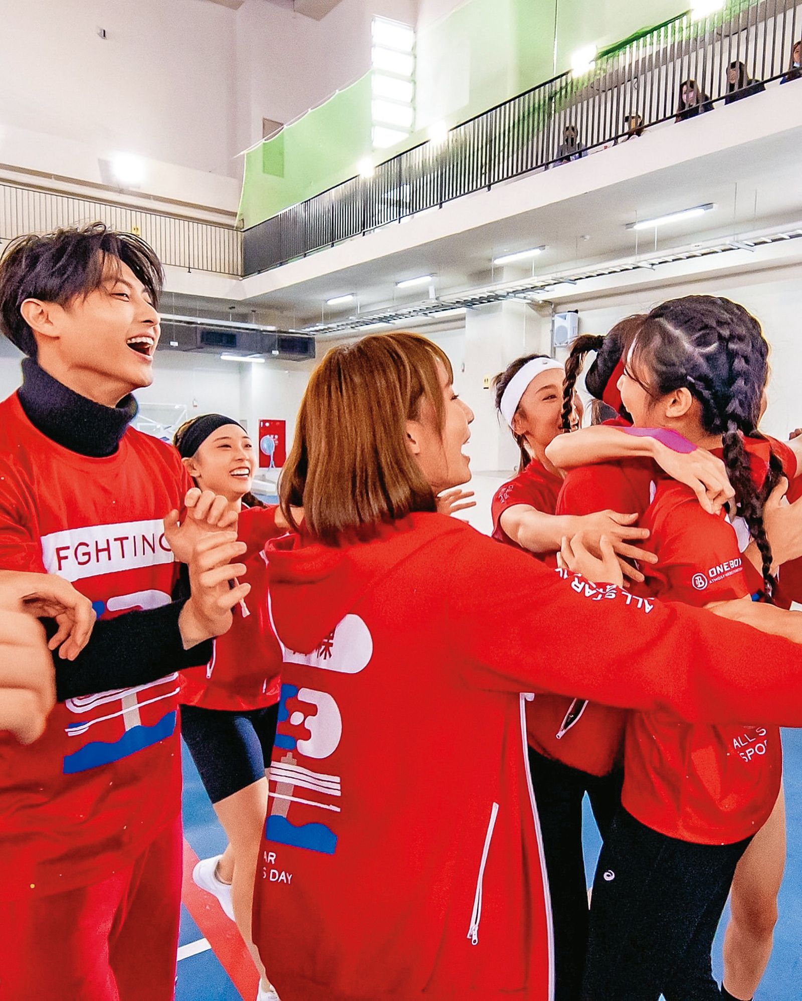 在粿粿（中）的IG照片中，王子（左）有著巨大存在感。（翻攝自粿粿IG）