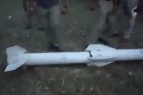 一枚由中國贈送給巴基斯坦的PL-15長程飛彈在發射後失效，暴露飛彈可靠性問題。（翻攝自X）