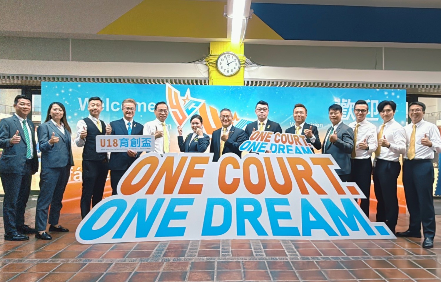 永慶加盟四品牌桃區經管會今年特別贊助30萬元，支持臺灣籃球運動。（永慶房產集團提供）