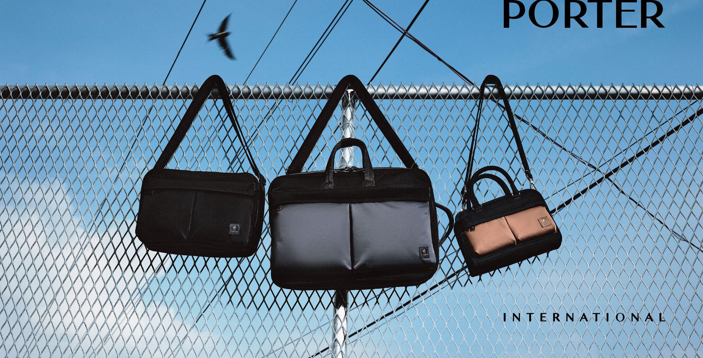 PORTER INTERNATIONAL的MATCH系列共9個款式,無論是雙層斜肩包、手提包、公事包等,具強烈個人風格外,也涵蓋各種使用需求。