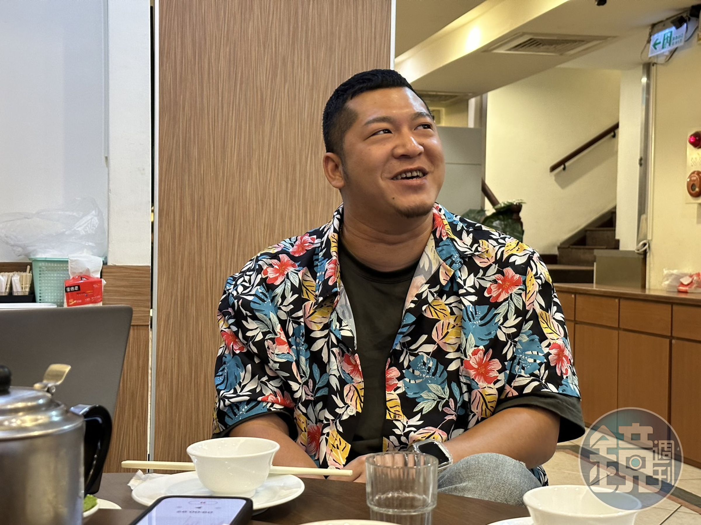 蕾菈、Joeman爆出吸毒持有大麻,草爺尷尬受訪。