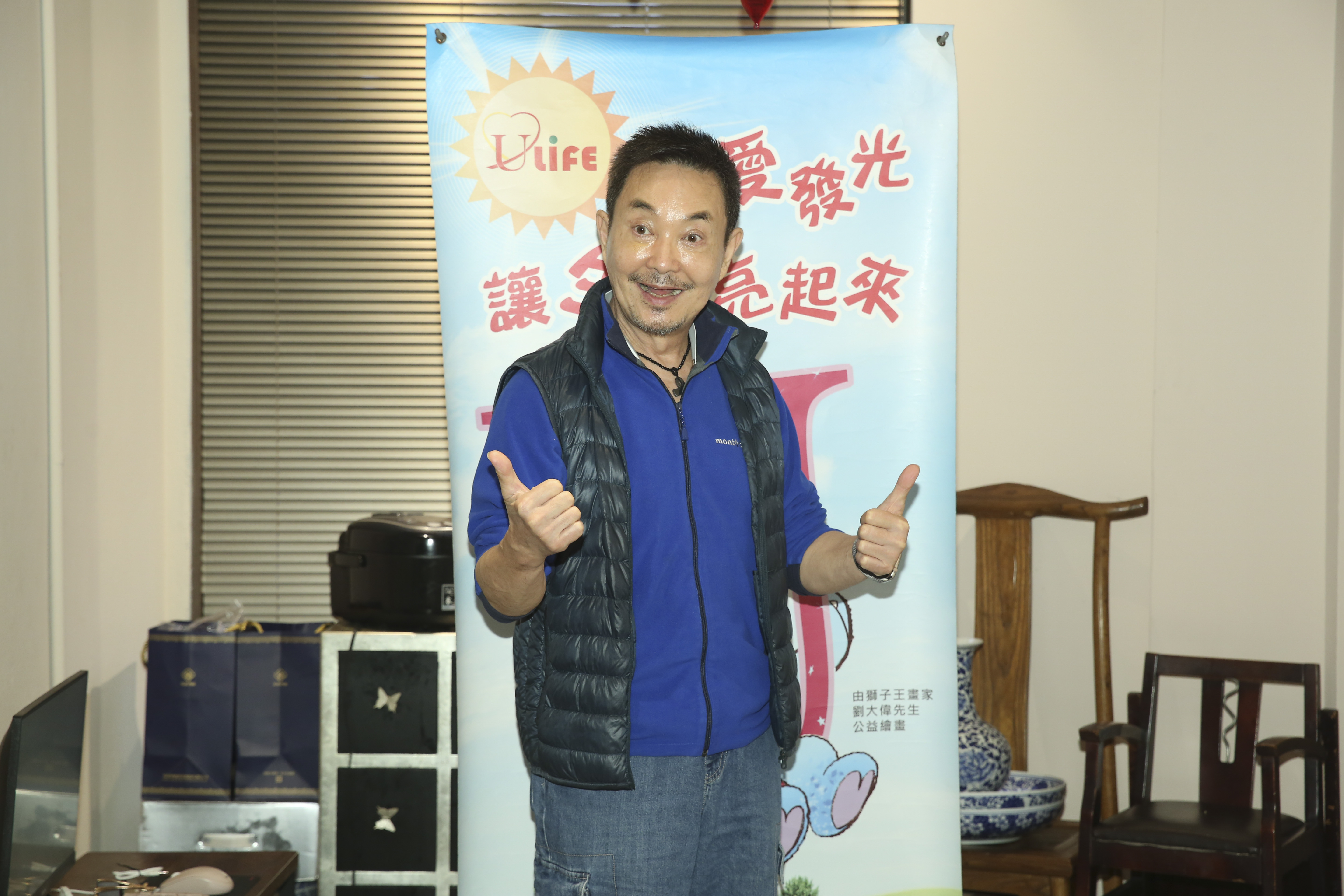 楊懷民因為照顧流浪狗每個月燒掉百萬積蓄。