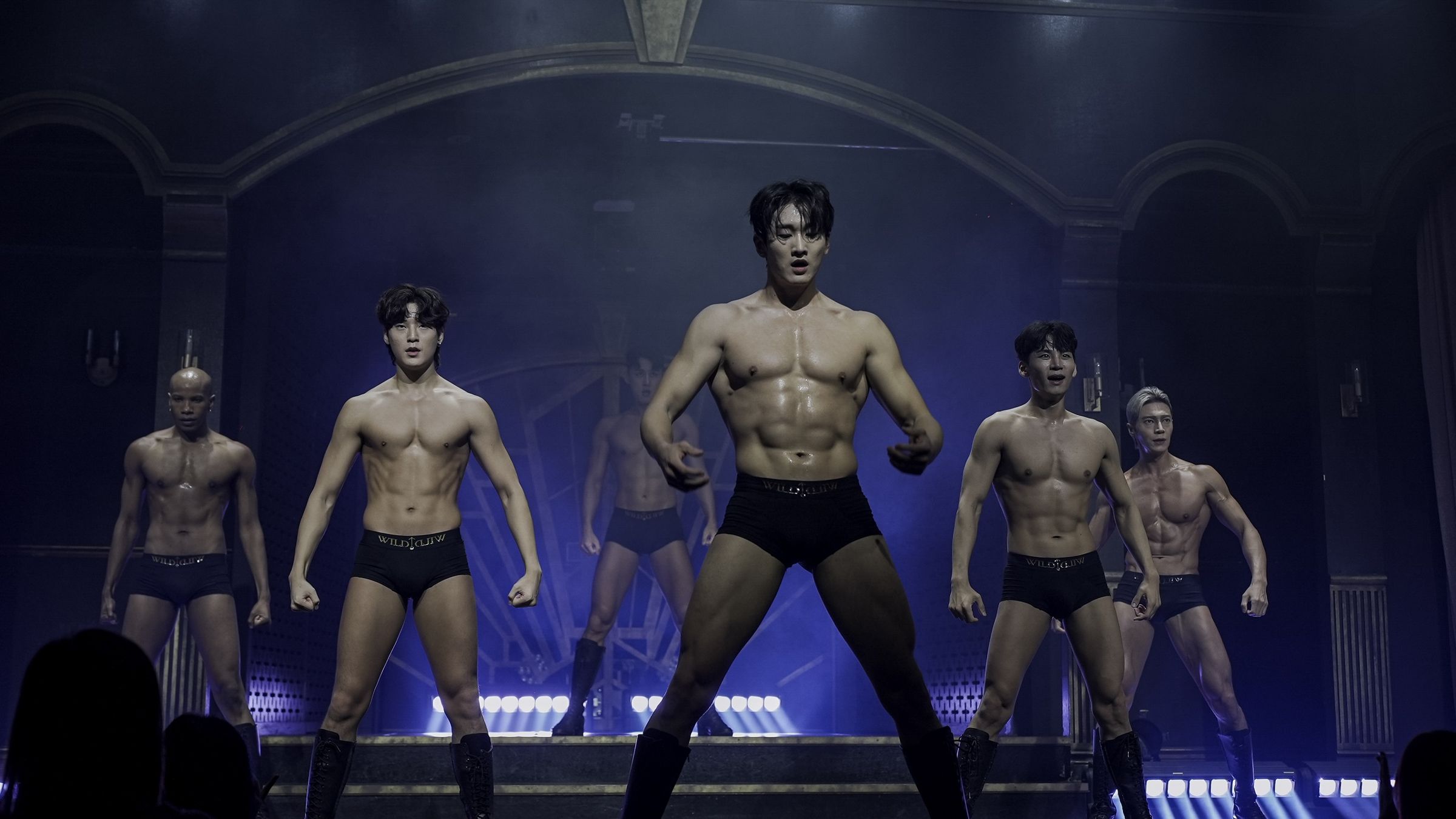 音樂劇《WILD WILD》由眾多身材結實韓國猛男出演。(寬宏藝術提供)