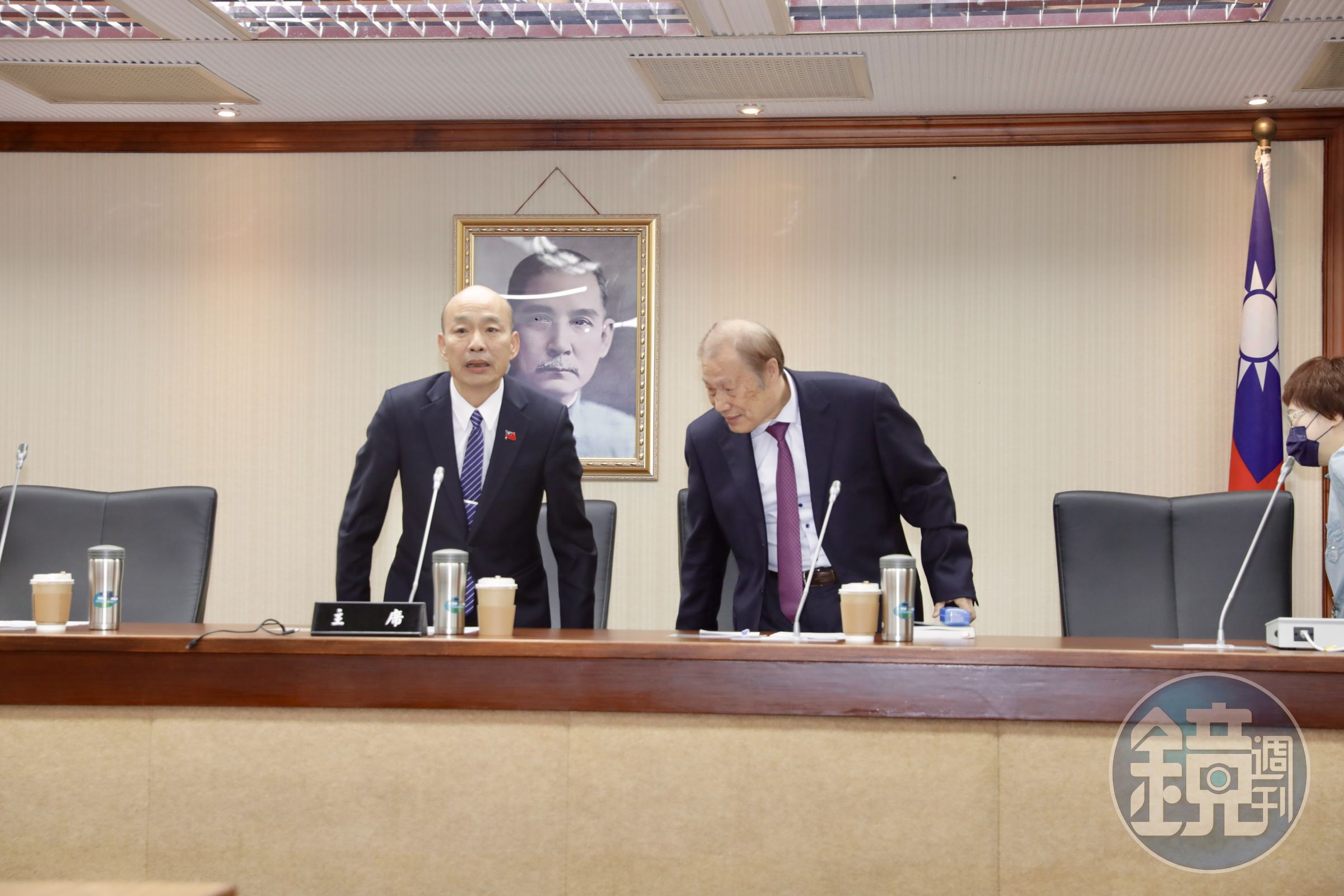 韓國瑜裁示11月1日及5日邀請行政院長卓榮泰率相關會首長列席報告，可謂是總預算卡關1個月以來重大進展。