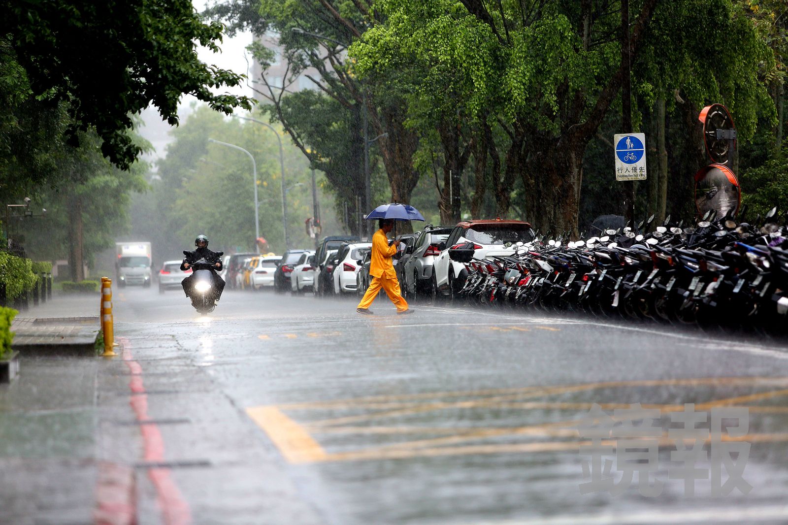 快訊/北北基等16縣市大雨特報 4縣市防陸上強風