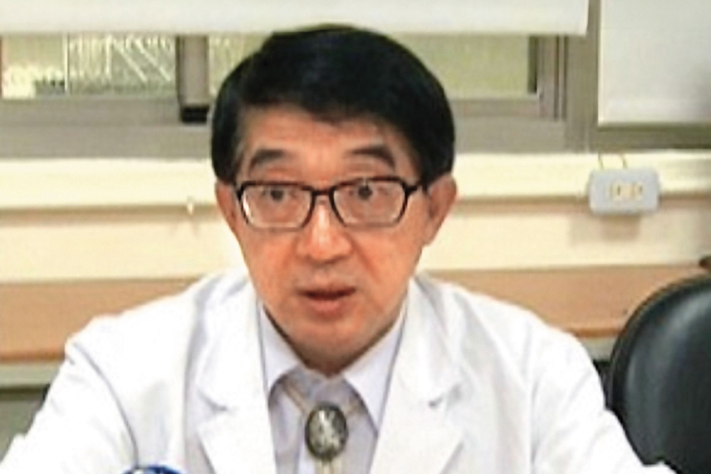 法醫蕭開平（圖）在小舟顱骨底部找到的孔洞跡證，讓鄭男不得不伏首認罪。（翻攝東森新聞）