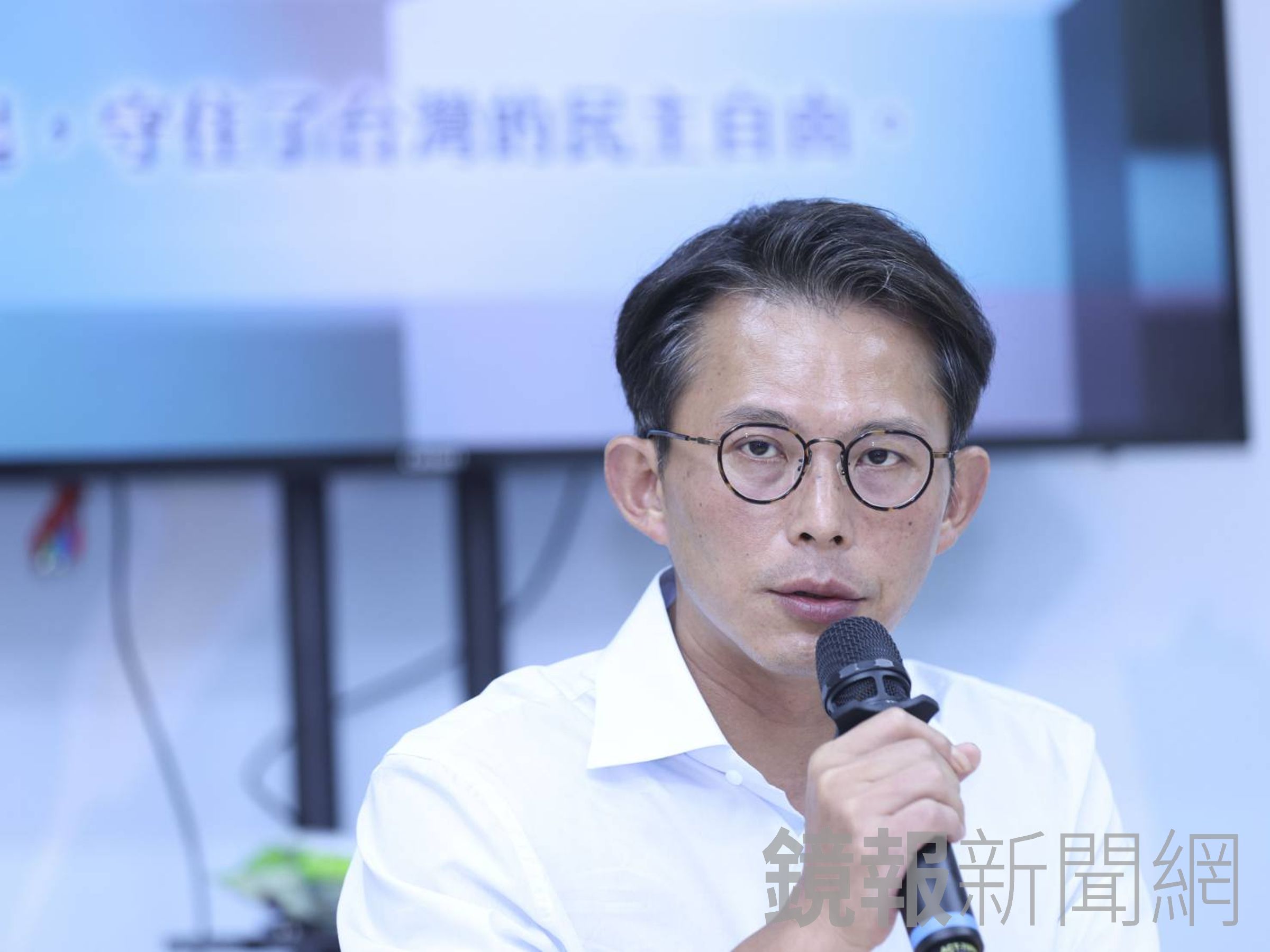 民眾黨主席黃國昌日前已表態角逐2026新北市長。(鏡報劉耀勻攝)
