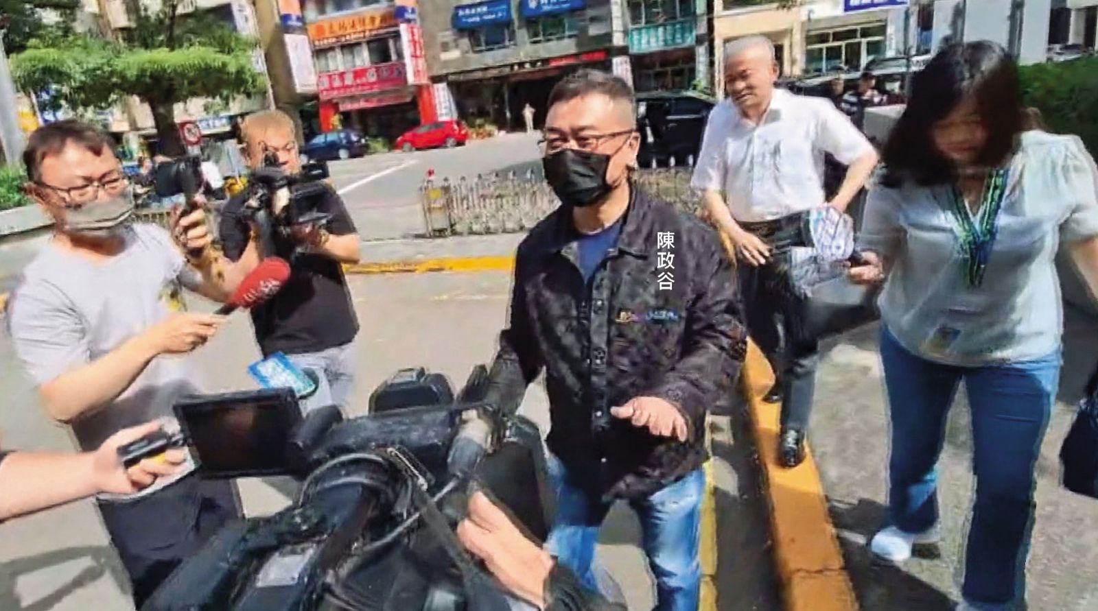徐培菁涉嫌博弈教父陳政谷博弈洗錢案,陳政谷關押至台中看守所將屆滿1年。(鏡新聞提供)