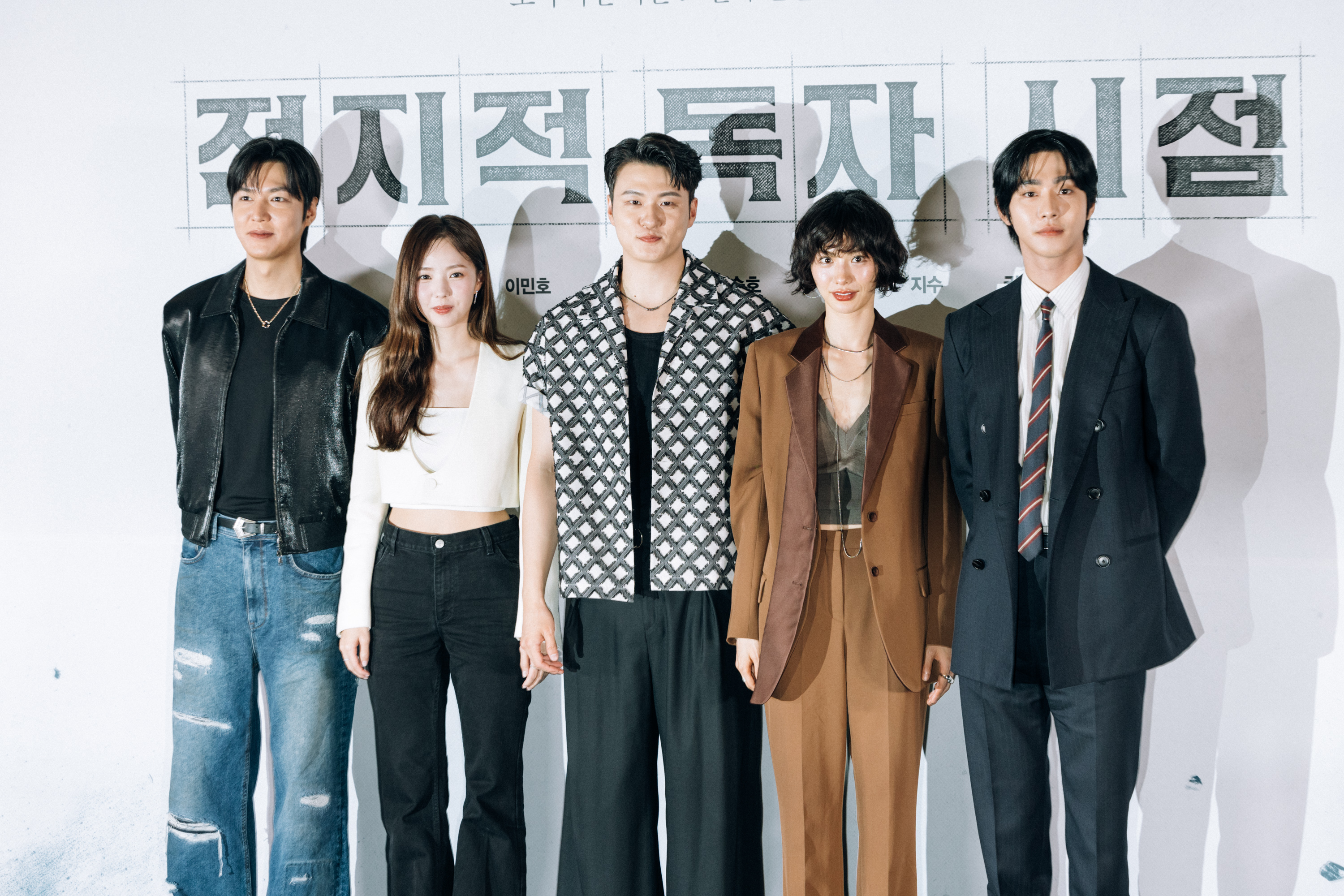 主要演員李敏鎬(左起)、蔡秀彬、申承浩、NANA、安孝燮日前出席媒體試映會,坦言接下角色時心情忐忑。(采昌國際多媒體提供)