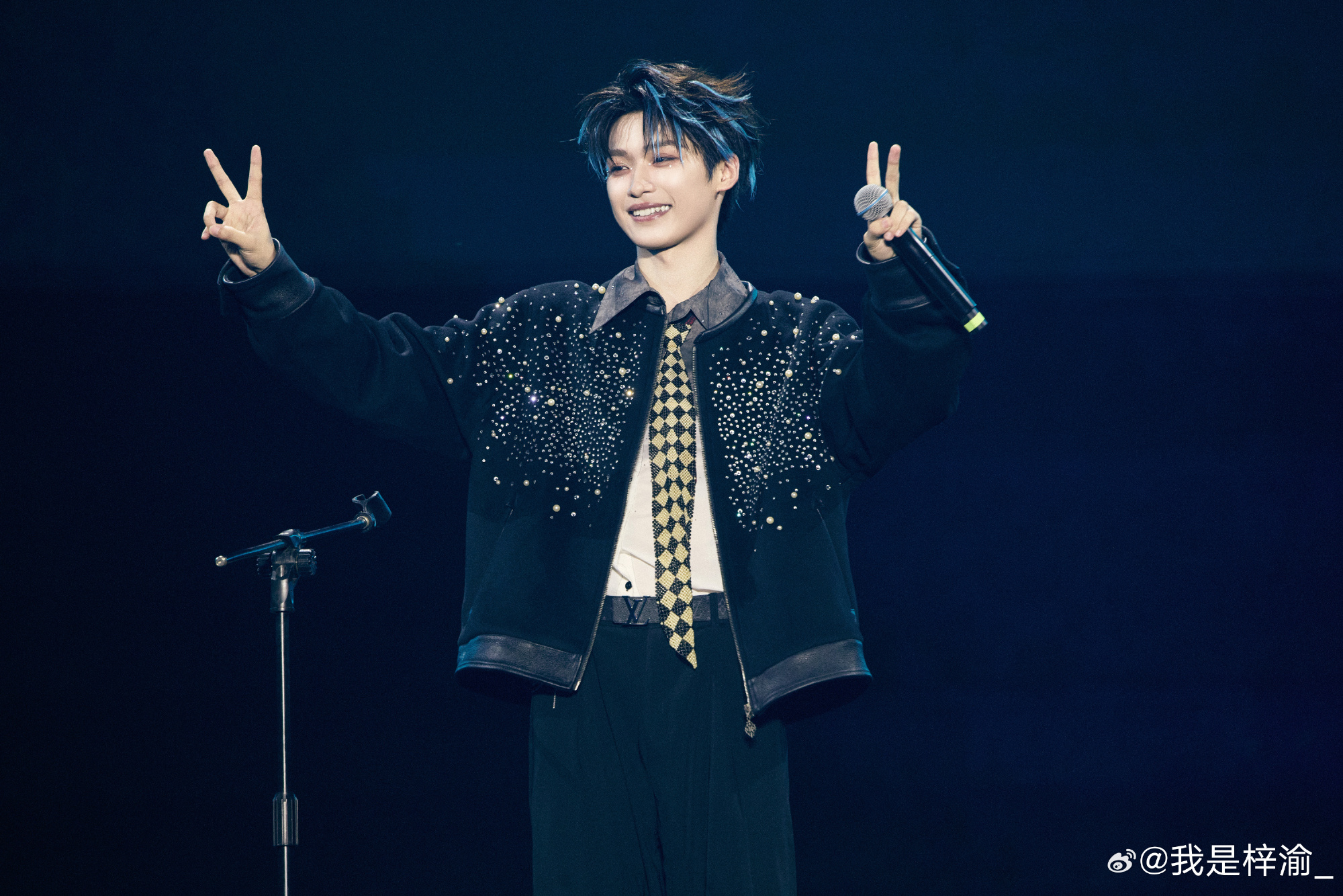 大陸男星梓渝因BL劇《逆愛》爆紅，遭爆料劈腿情史。（翻攝我是梓渝微博）