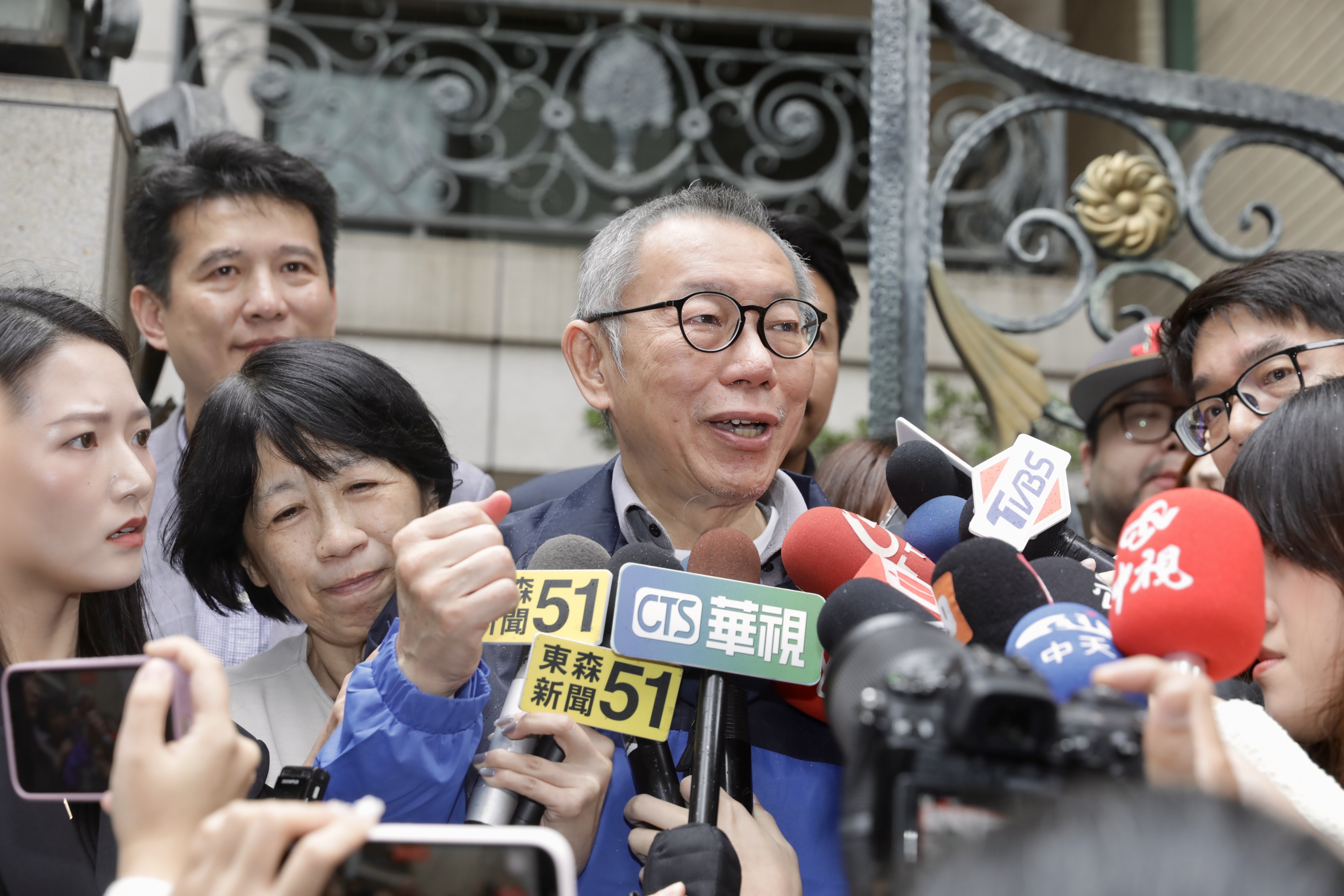 高院上午裁定柯文哲交保撤銷，發回台北地院再開庭傳喚柯文哲等4被告決定是否羈押，北院預計最快今下午開庭。