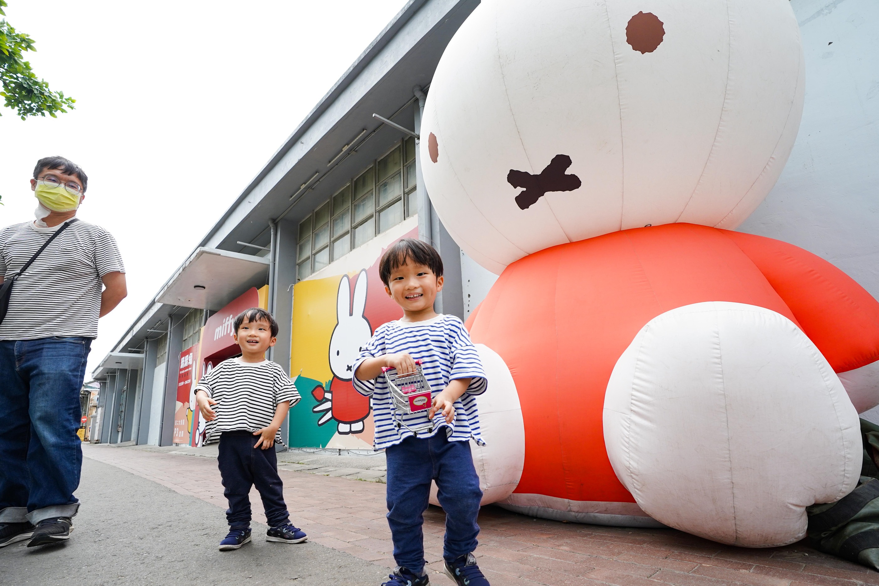 超受歡迎的「玩玩兔米飛創意展」展出超過300件miffy創意作品。（高雄市政府文化局提供）