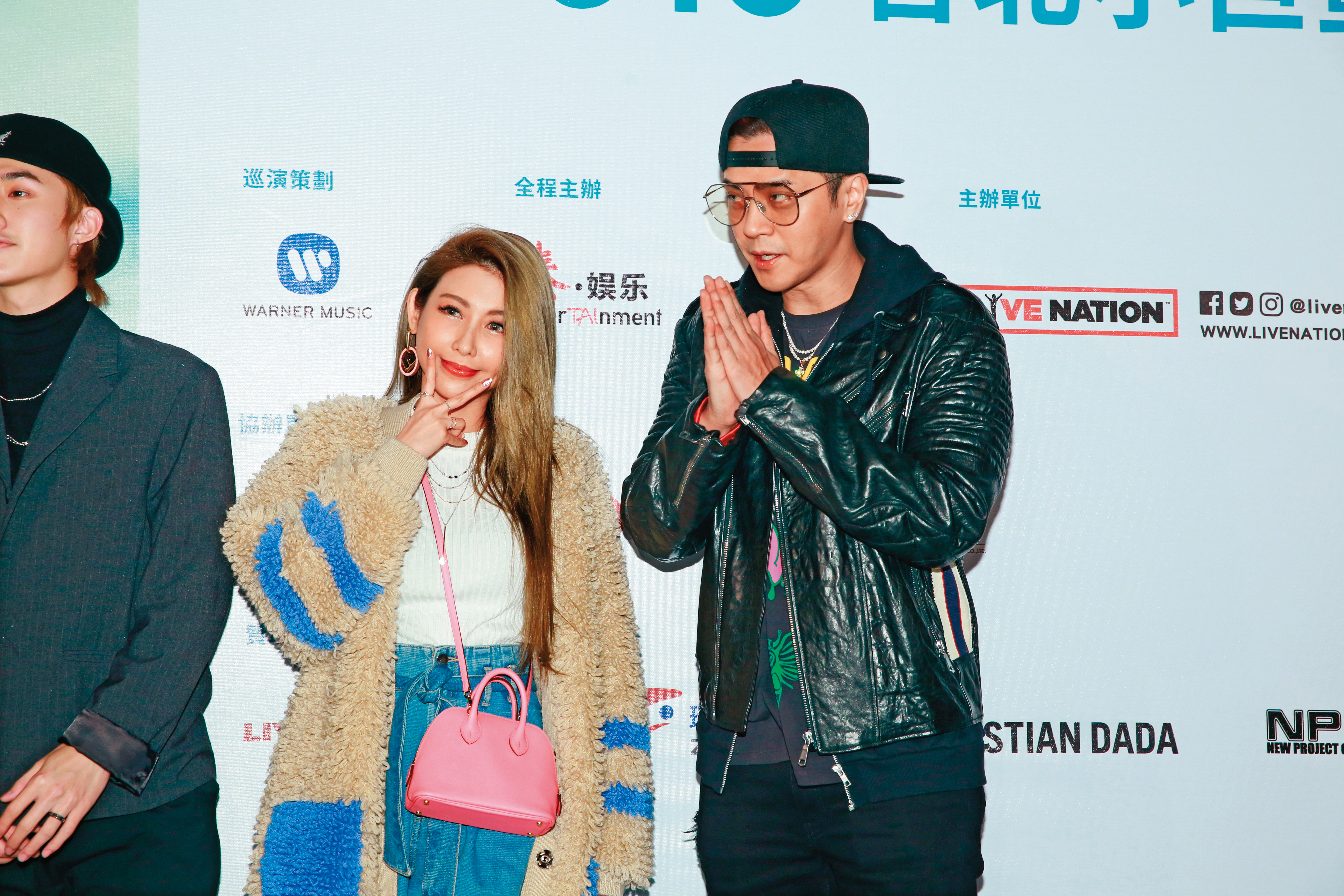 愷樂（左）因為「豬揚情變」淡出幕前，有傳結婚也有傳離異。右為小豬。