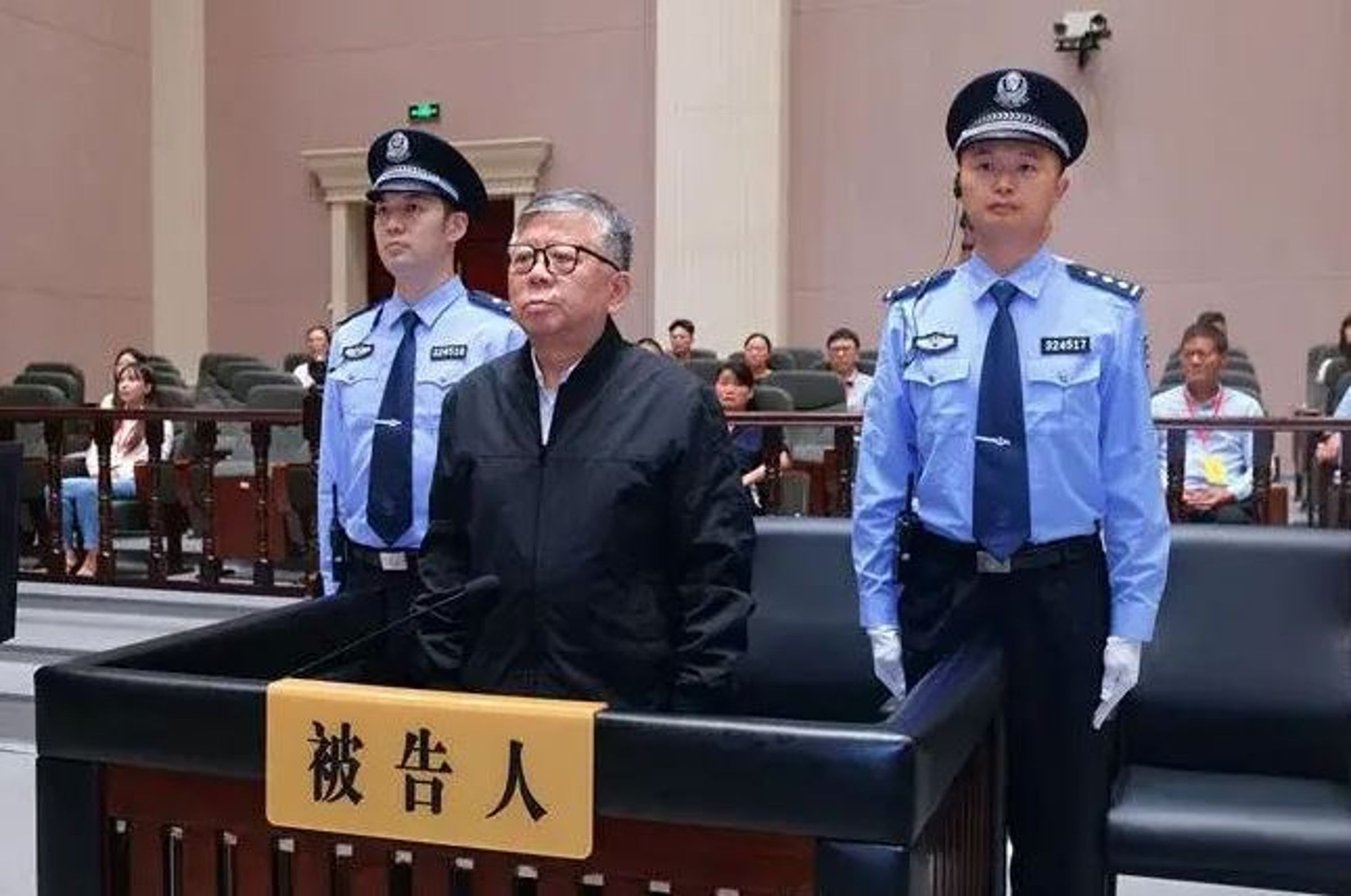 前南京經濟技術開發區管委會常務副主任楊有林涉嫌受賄、貪污、行賄、挪用公款、濫用職權及洗錢案。（翻攝自央視新聞）