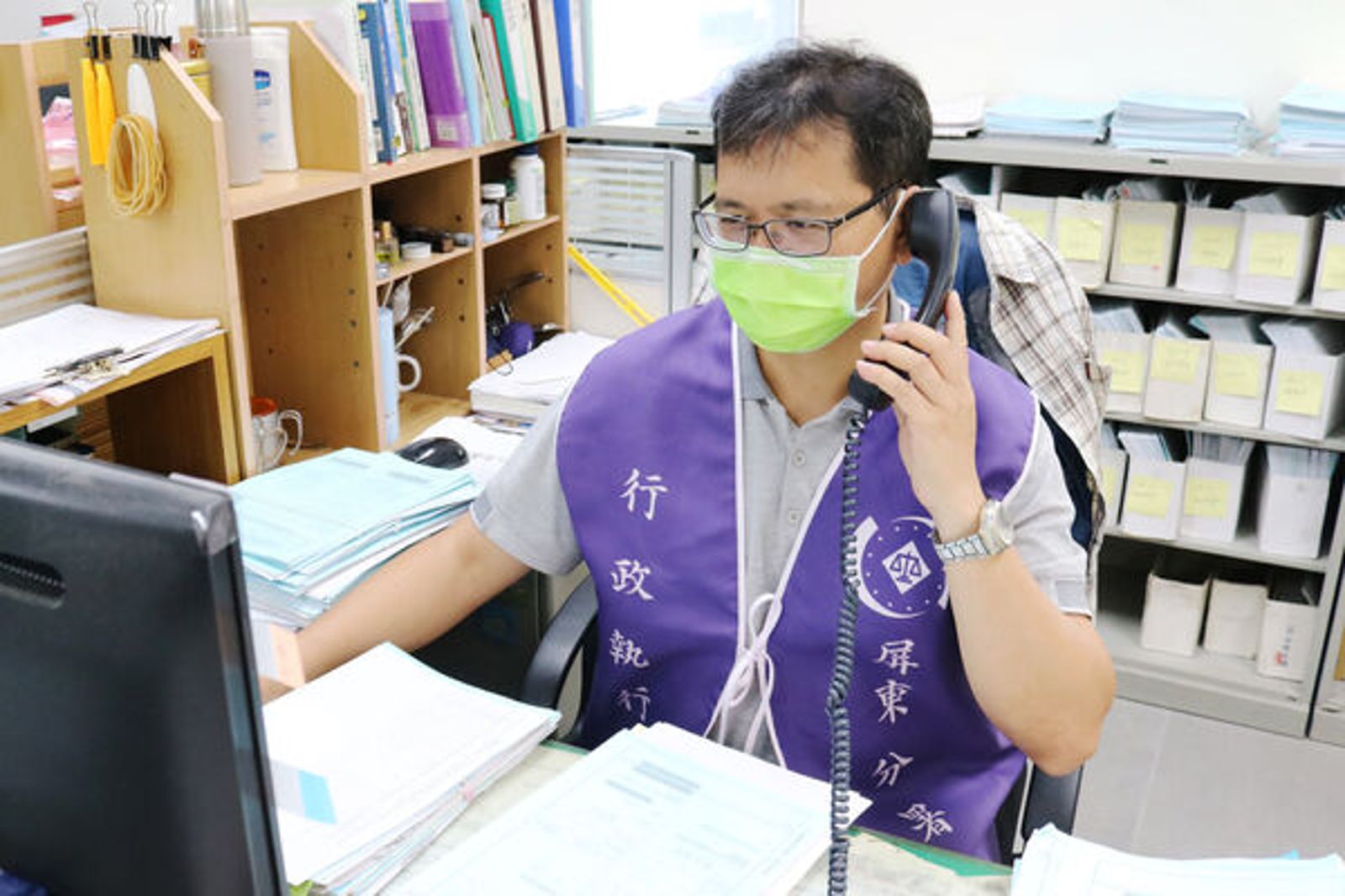 男子積欠罰鍰9萬駕照又遭註銷 佛心書記官「神來之手」全部解決