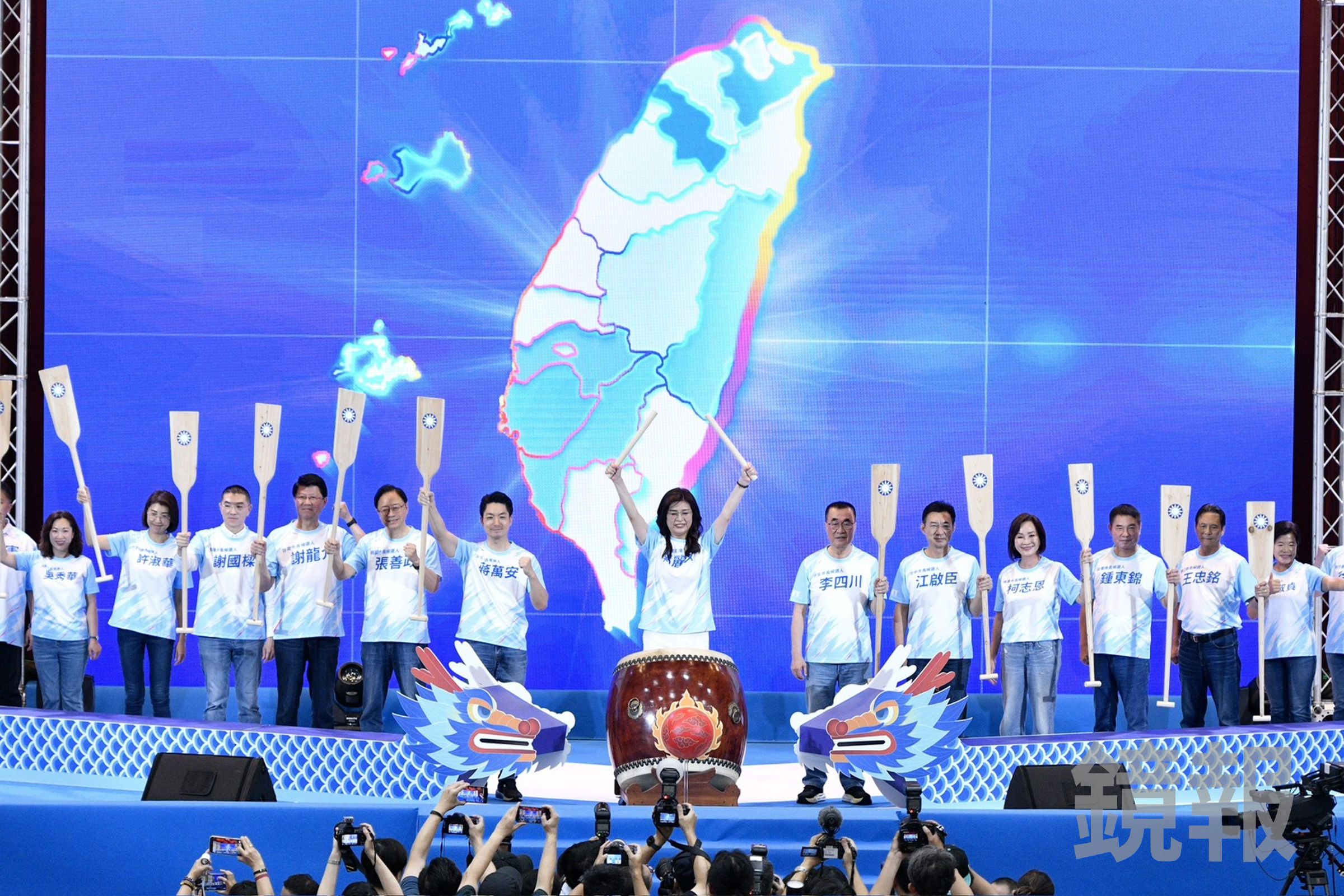 小笠原欣幸今po文分析，即使國民黨輸掉3、4個縣市，縣市首長仍會維持過半。（鏡報李智為攝）