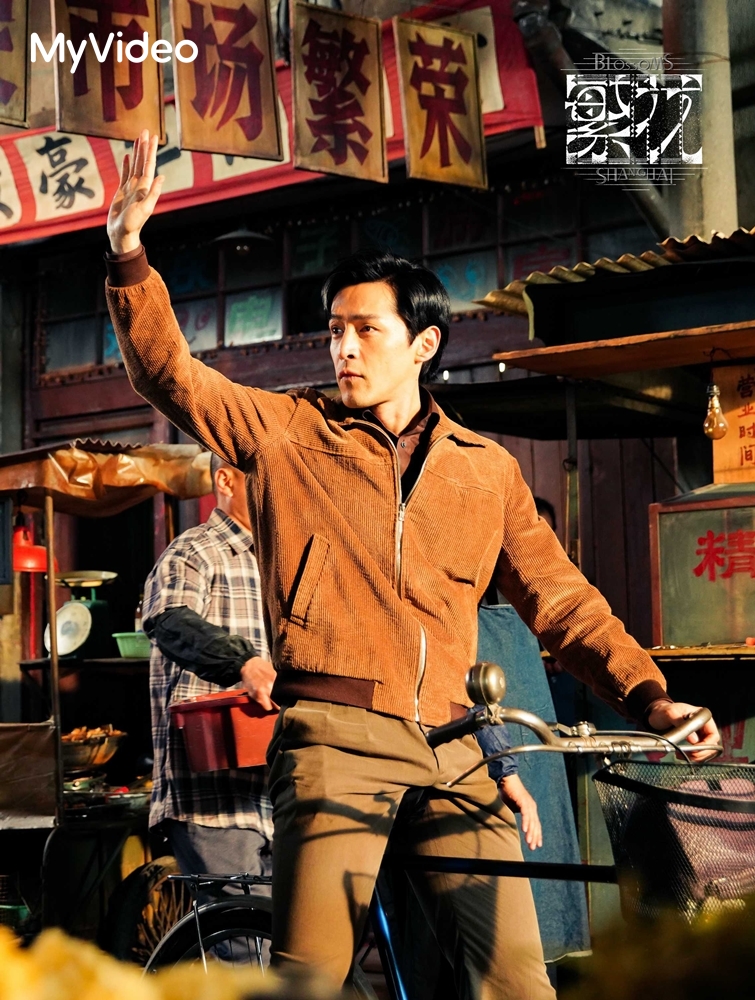 《繁花》講述胡歌飾演的阿寶原本只是一介工人，未來翻身成為「寶總」。（澤東電影、MyVideo提供）