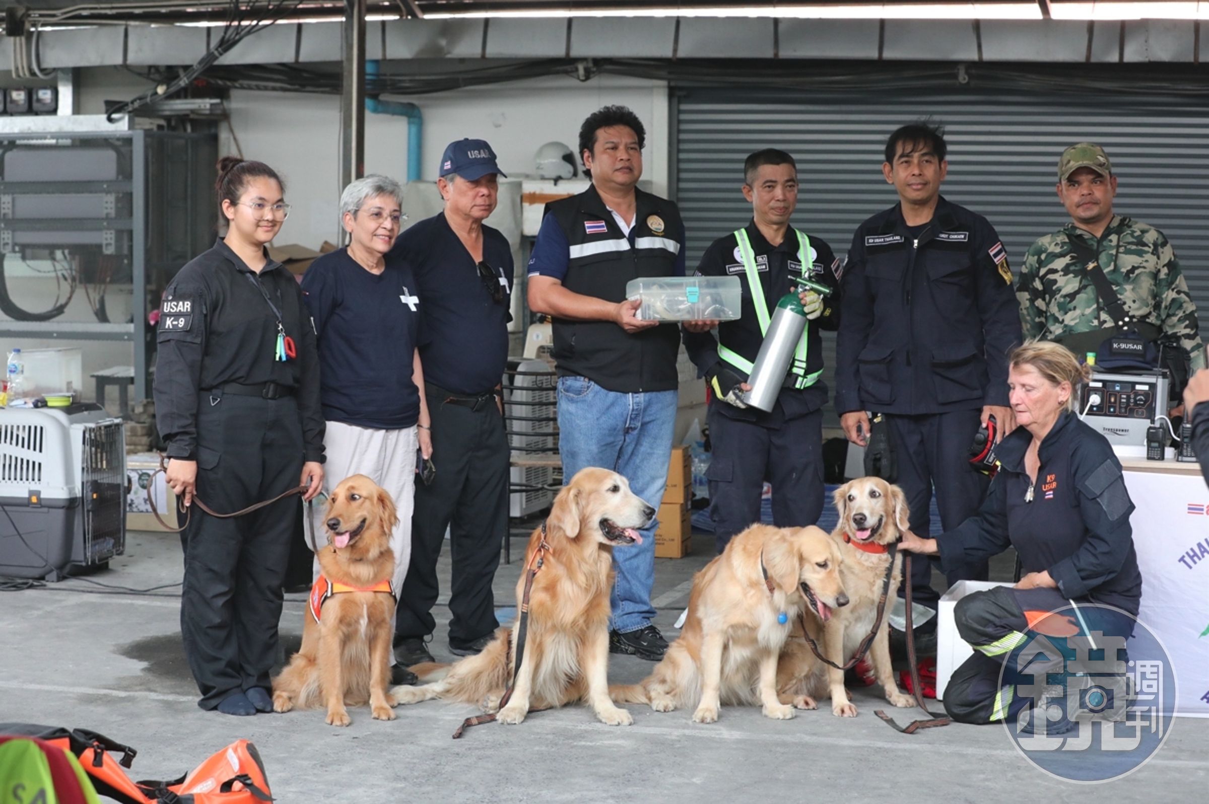 搜救犬因為此次救援行動的英勇表現,意外在當地爆紅。