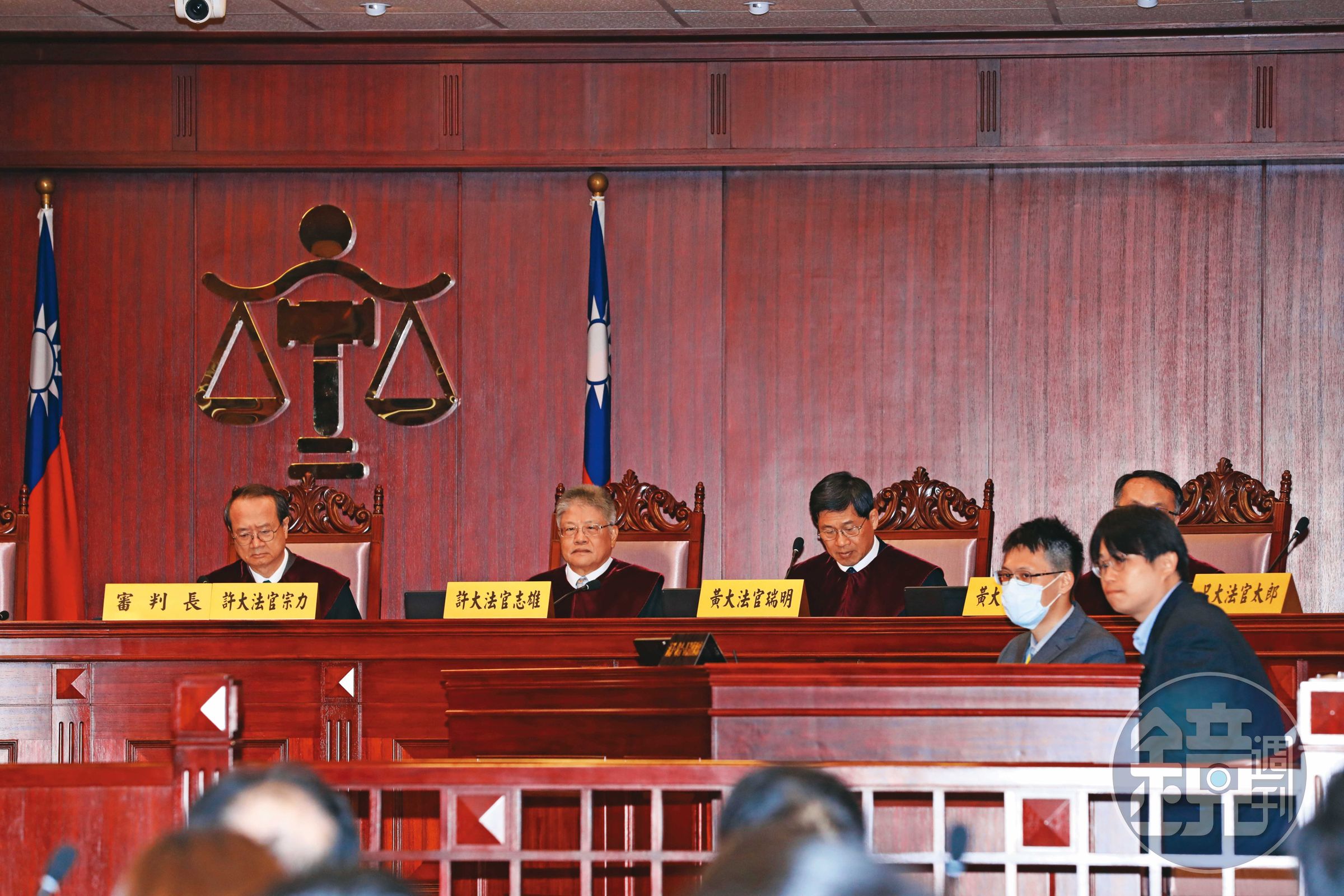 執政黨目前打算快馬加鞭,由學界、實務界組成憲法官司團隊應戰,儘快提出相關資料及各國案例,希望在許宗力等7位大法官卸任前,打完這場官司。(本刊資料照)