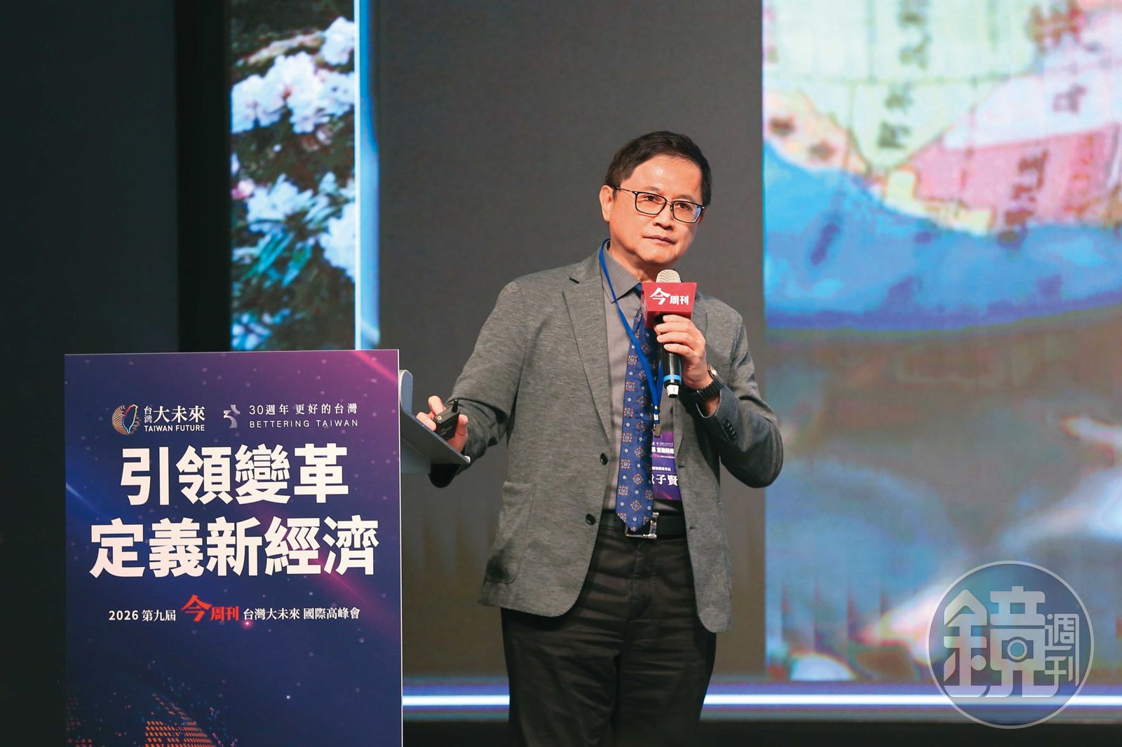 和碩董事長童子賢說,玻璃纖維、精密玻璃、石英砂、銅箔基板、載板、散熱到被動元件等所需數量,提升了2至5倍。