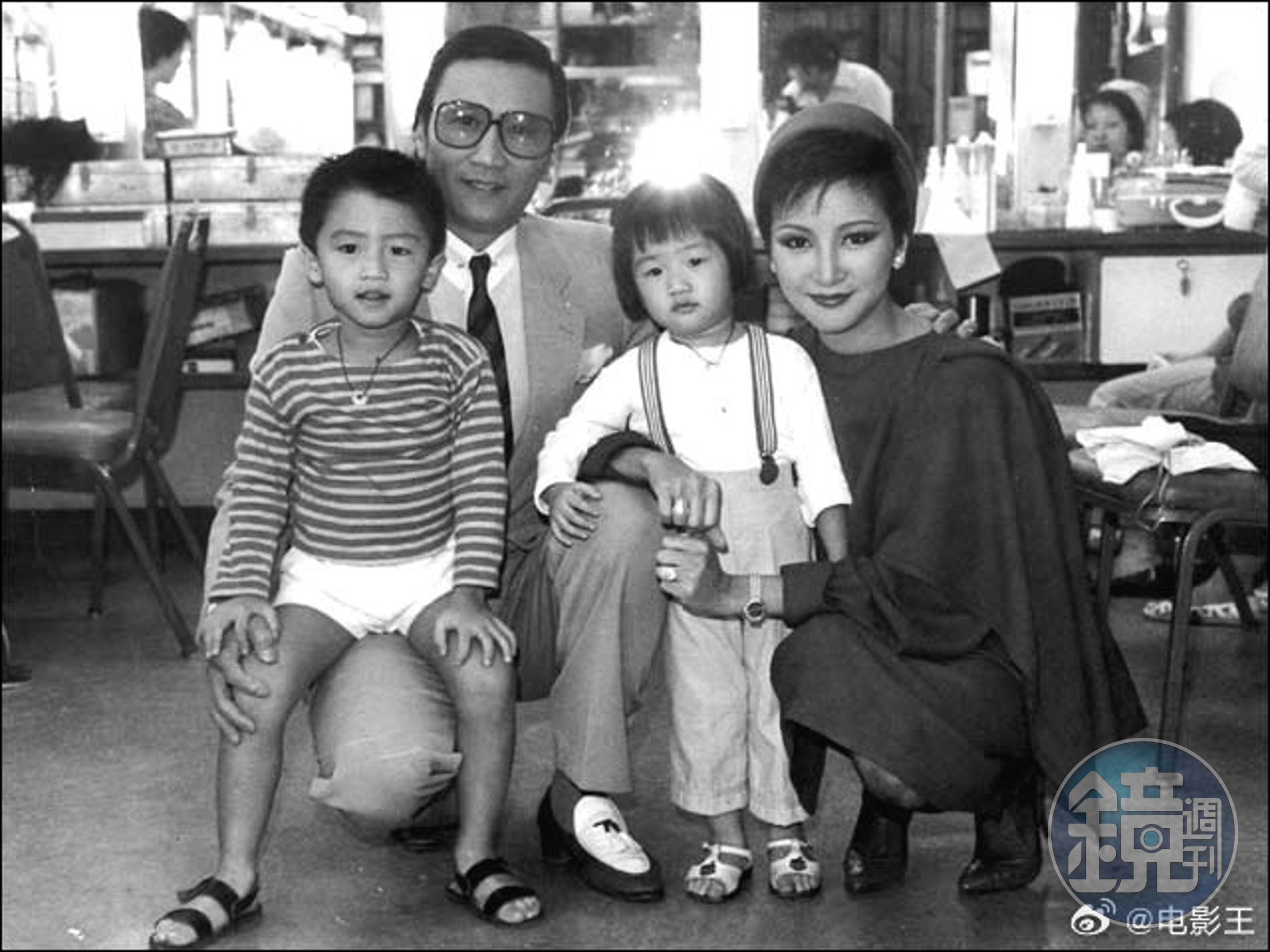 謝賢與前妻狄波拉生下謝霆鋒、謝婷婷兄妹，4人堪稱全港最受矚目家庭。（微博圖片）